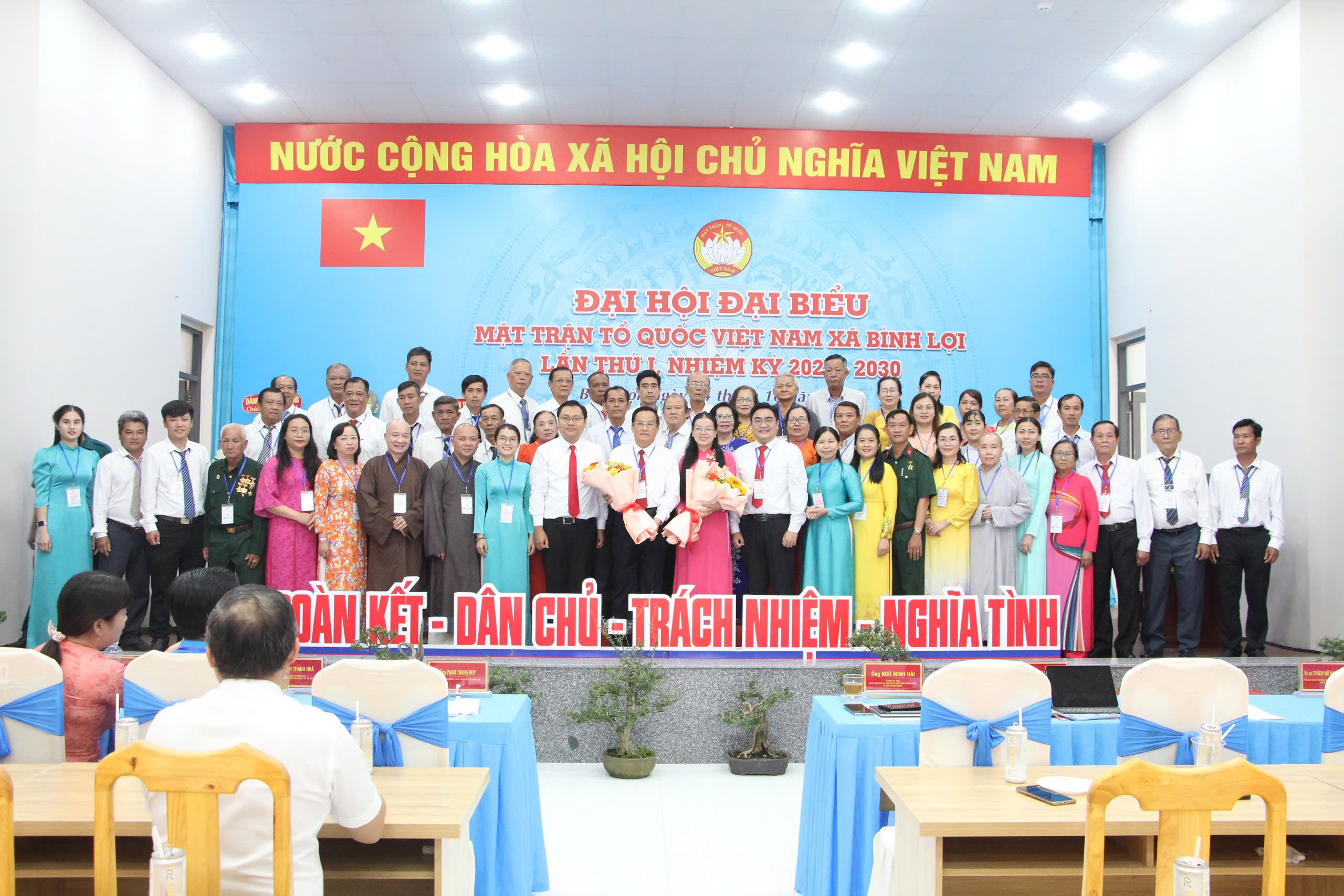 Bà Trần Thị Cẩm Thúy giữ chức Chủ tịch Ủy ban MTTQ Việt Nam xã Bình Lợi - Ảnh 5.