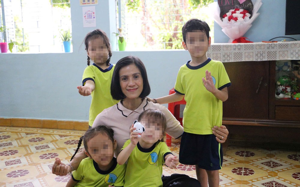 SỨC MẠNH CỦA DÂN TỘC (*): Lấp lánh vẻ đẹp cống hiến