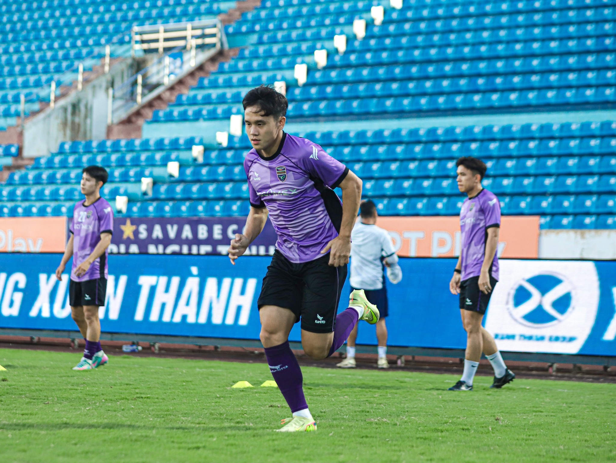 V&otilde; Huy To&agrave;n, V&otilde; Minh Trọng bị "treo gi&ograve;" ở v&ograve;ng 8 V-League - Ảnh 3.