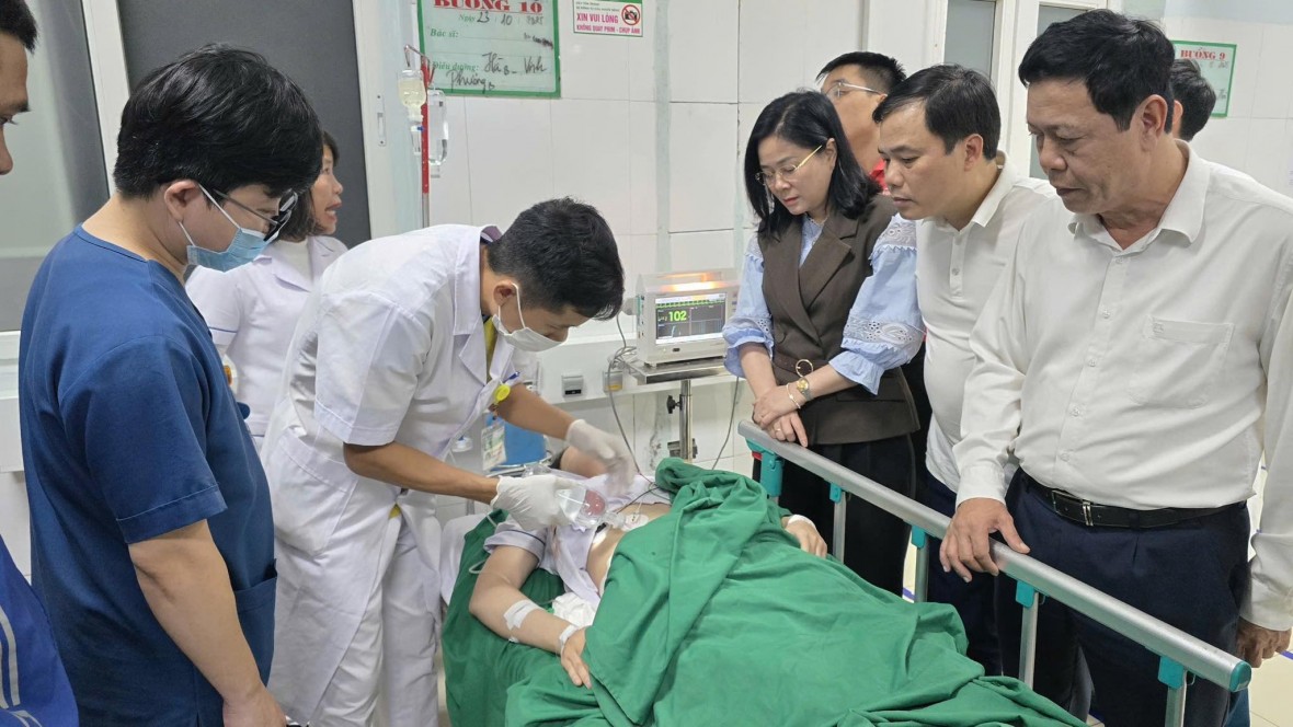 Diễn biến mới vụ đối tượng cầm dao tấn c&ocirc;ng tại Bệnh viện Sản Nhi Nghệ An - Ảnh 1.