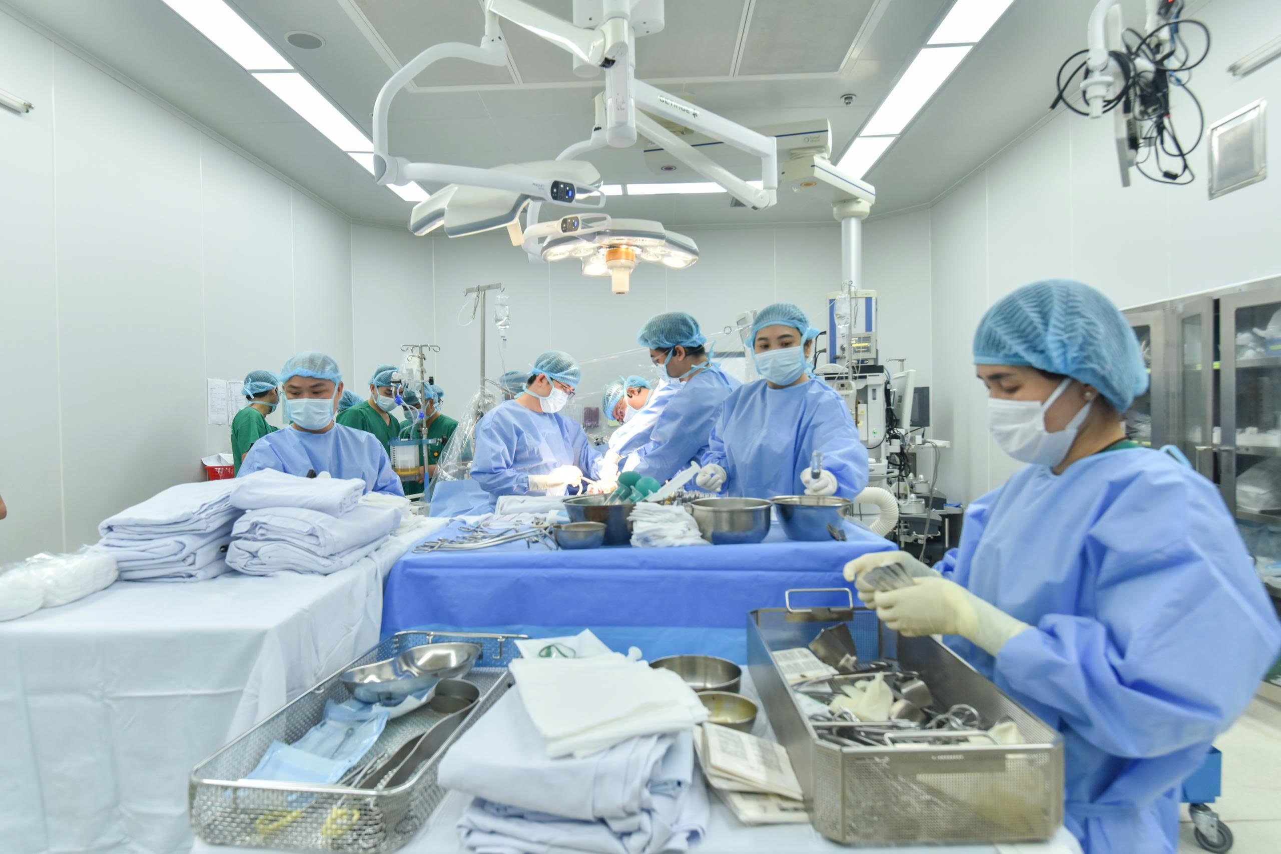 Bệnh viện Qu&acirc;n y 175 l&agrave;m chủ kỹ thuật gh&eacute;p gan chỉ sau 10 th&aacute;ng - Ảnh 1.