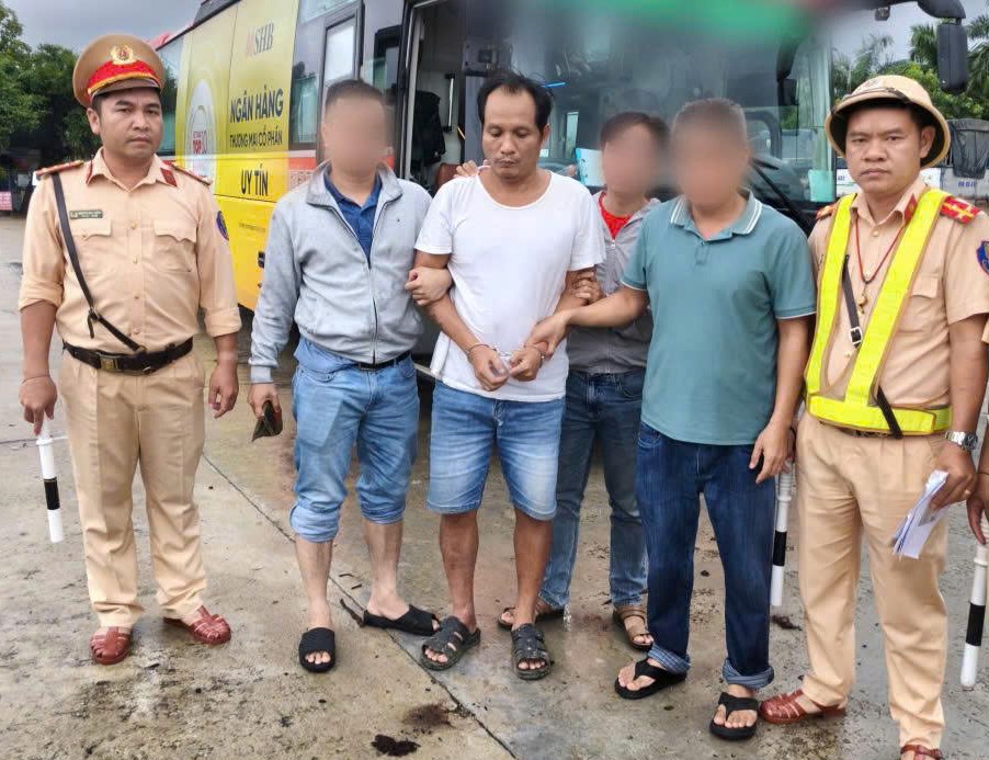Đối tượng truy nã Phạm Anh Tuấn bị Công an Đà Nẵng bắt giữ bất ngờ - Ảnh 1.