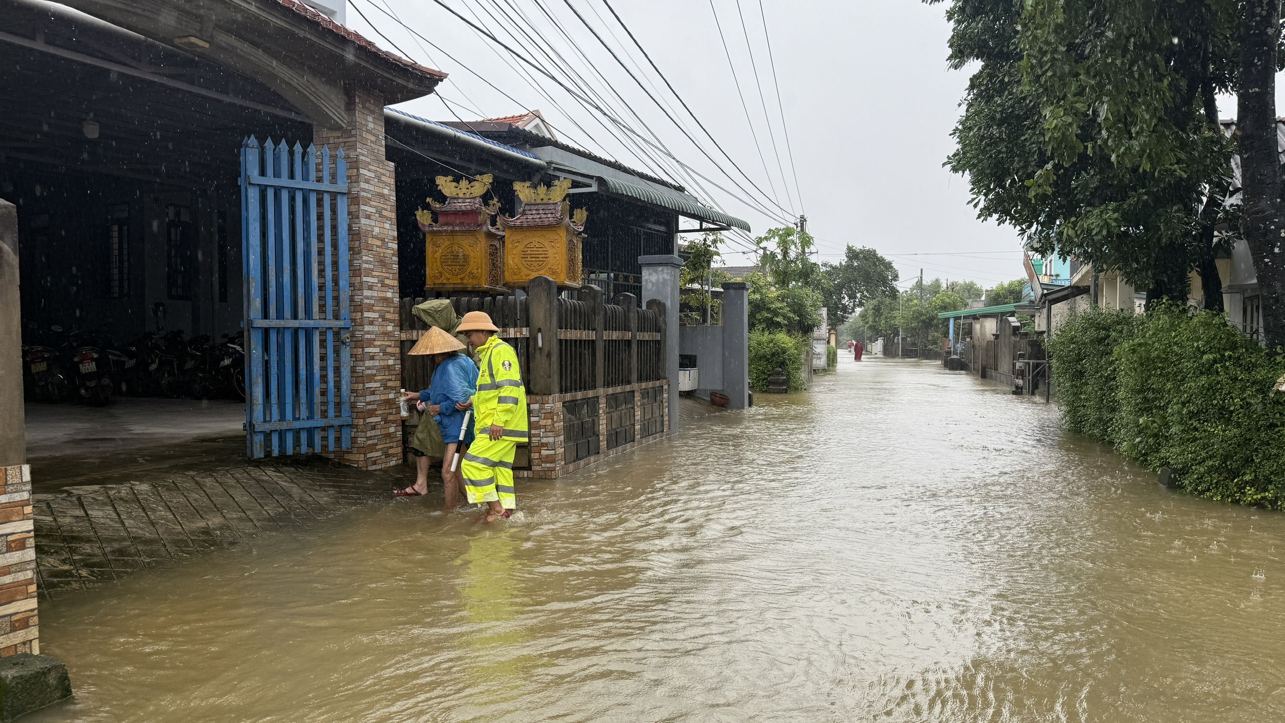 H&agrave;ng trăm nh&agrave; d&acirc;n ở Quảng Trị bị ngập lụt  - Ảnh 6.