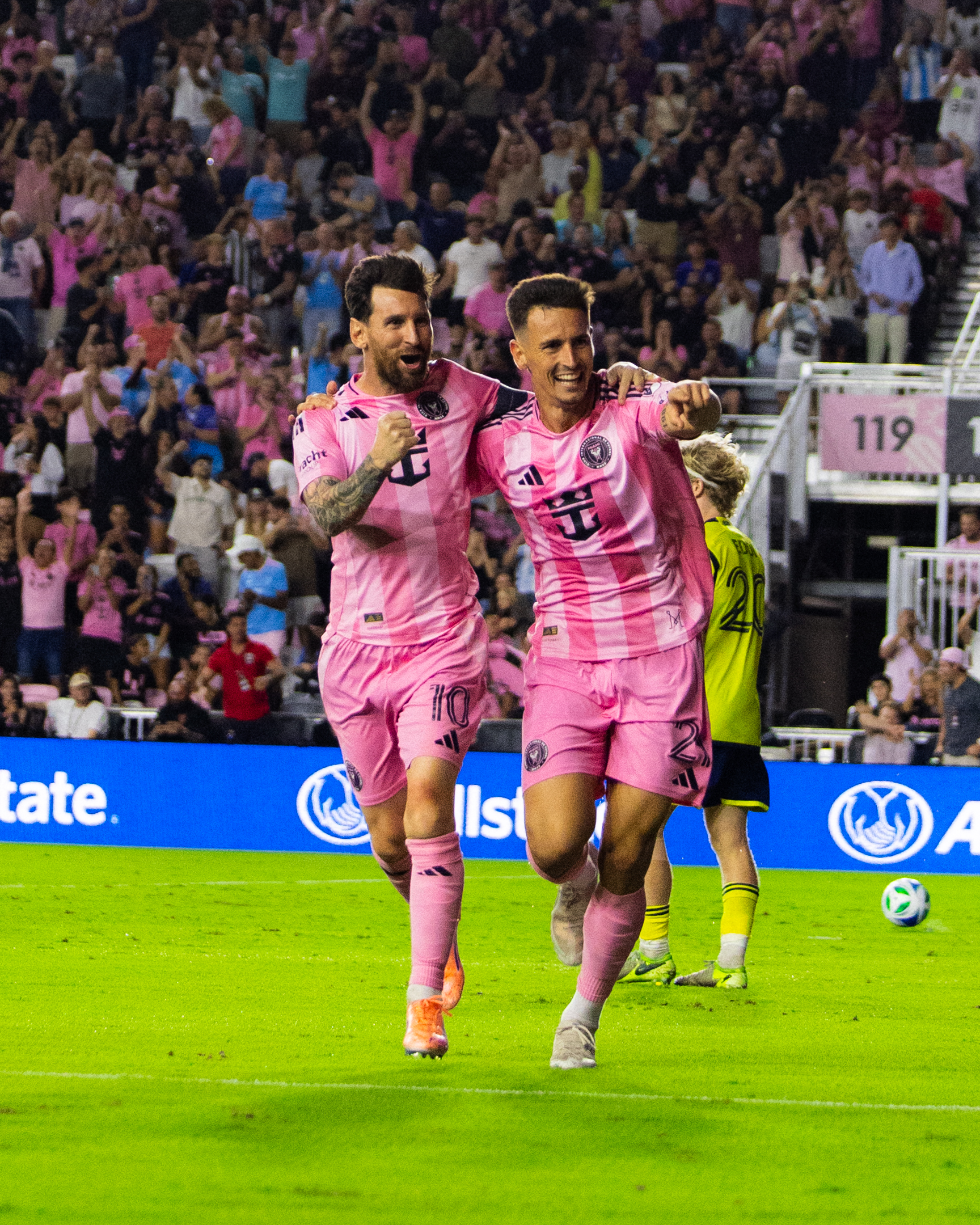 Messi lập c&uacute; đ&uacute;p, với 1 b&agrave;n dễ nhất sự nghiệp trước Nashville - Ảnh 1.