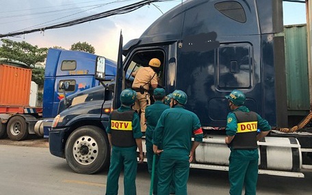 Tài xế xe container dương tính với ma túy bị phạt 59,9 triệu đồng cho nhiều lỗi vi phạm