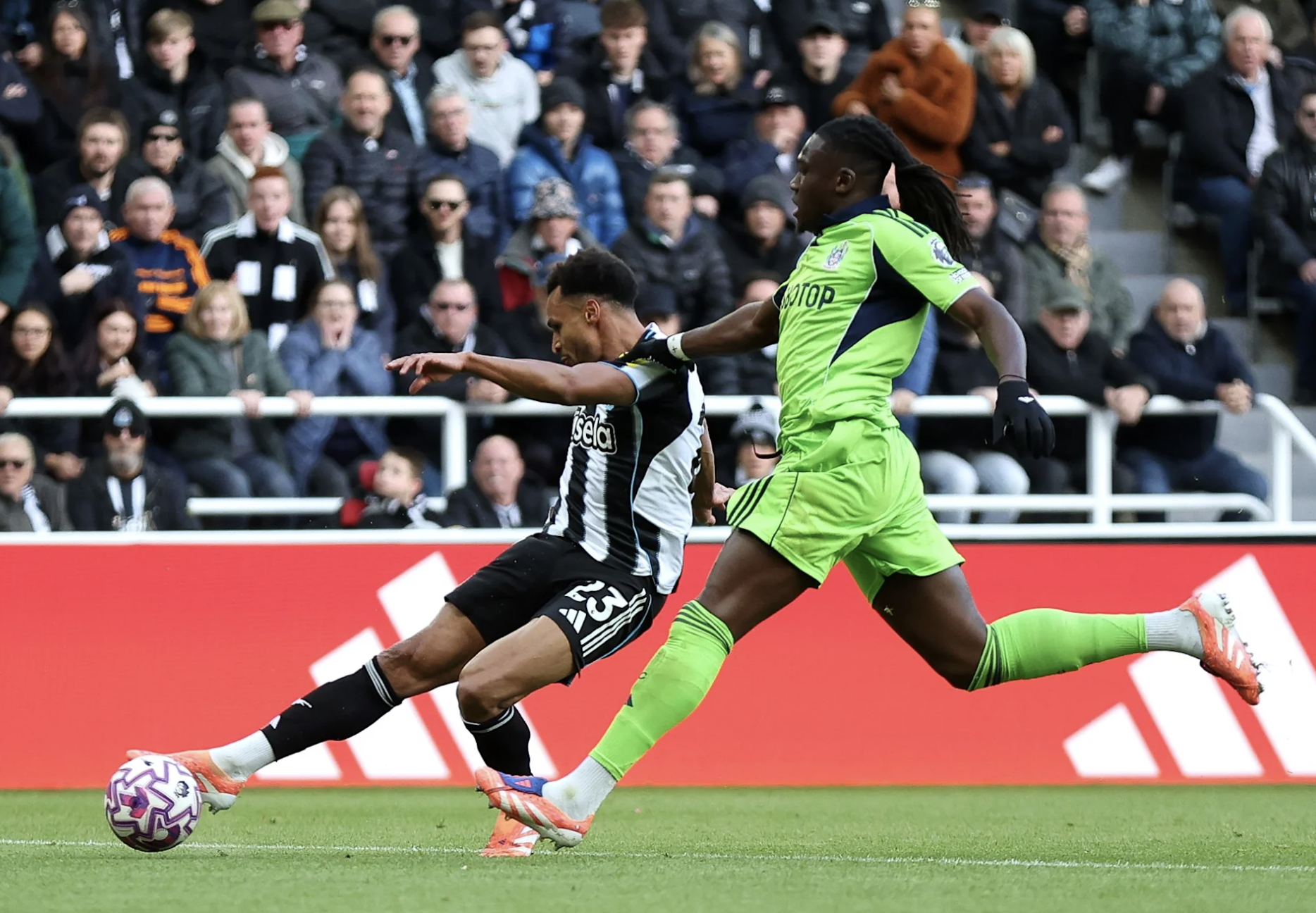 Newcastle thắng nghẹt thở Fulham tại St.James' Park - Ảnh 1.