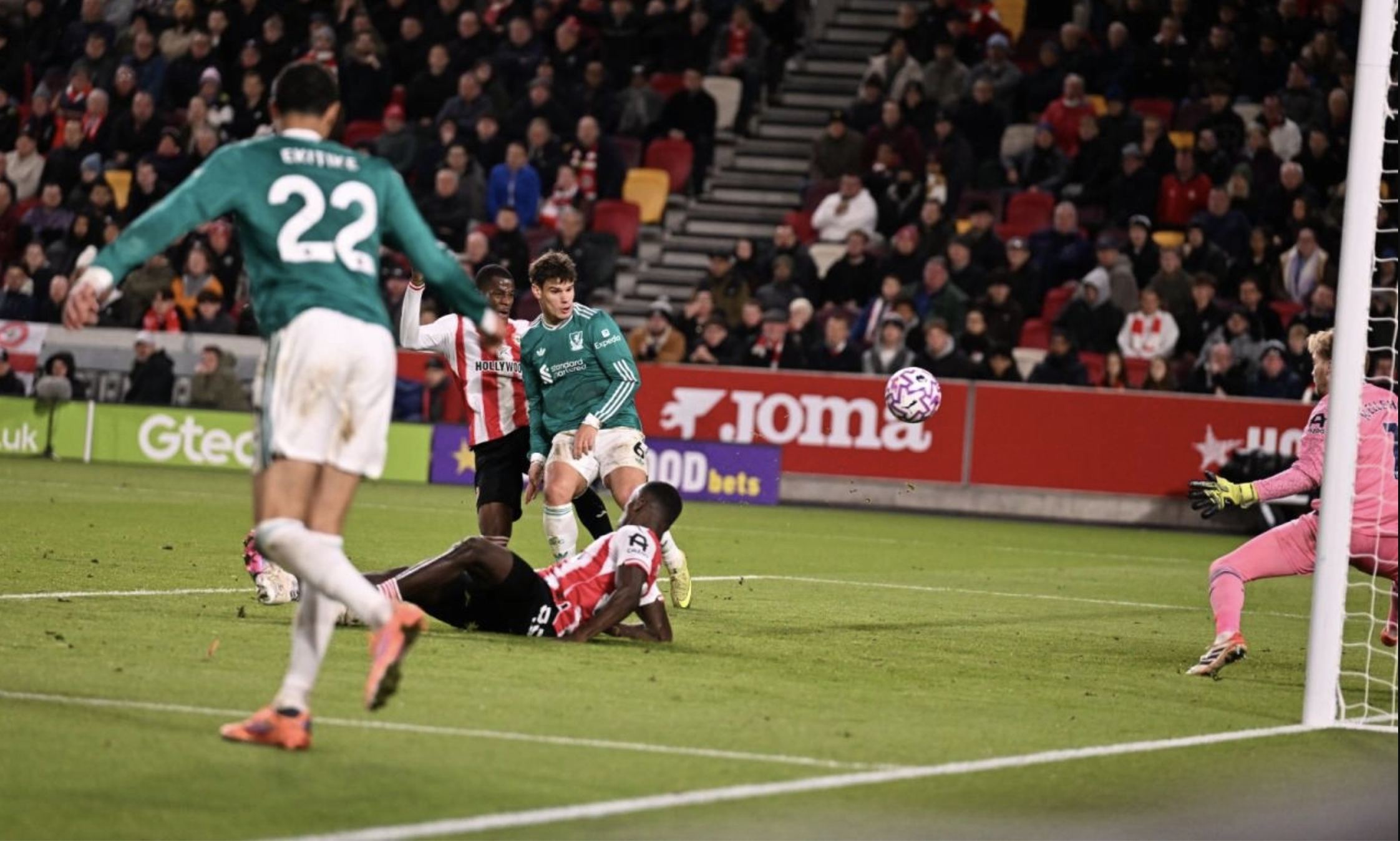 Liverpool thua tan t&aacute;c ở London, ch&igrave;m s&acirc;u khủng hoảng - Ảnh 4.