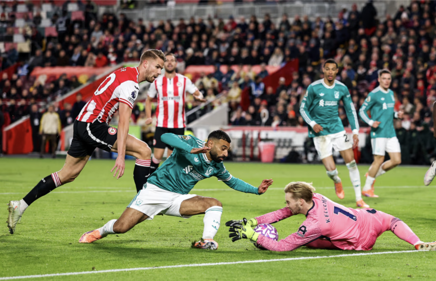 Liverpool thua tan t&aacute;c ở London, ch&igrave;m s&acirc;u khủng hoảng - Ảnh 2.