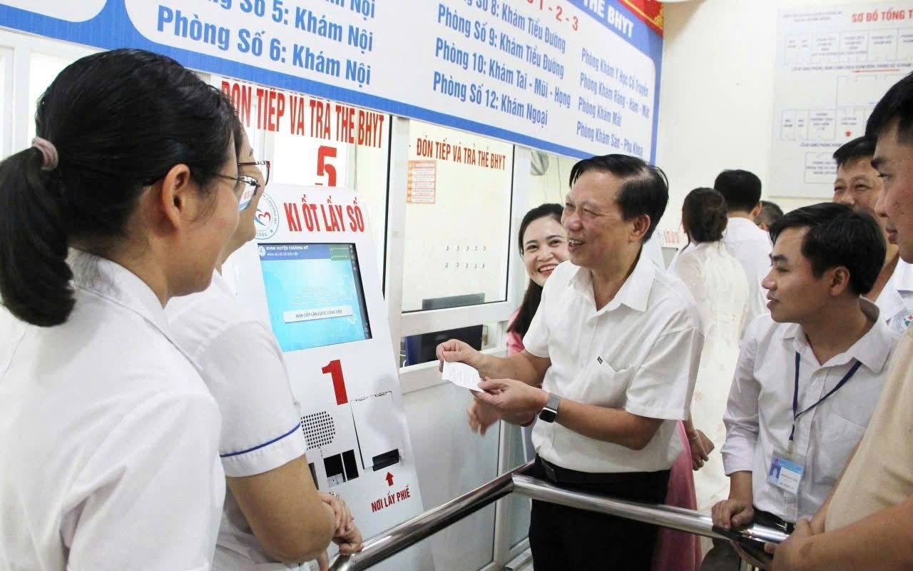 Mở rộng quyền lợi BHYT, giảm gánh nặng chi trả