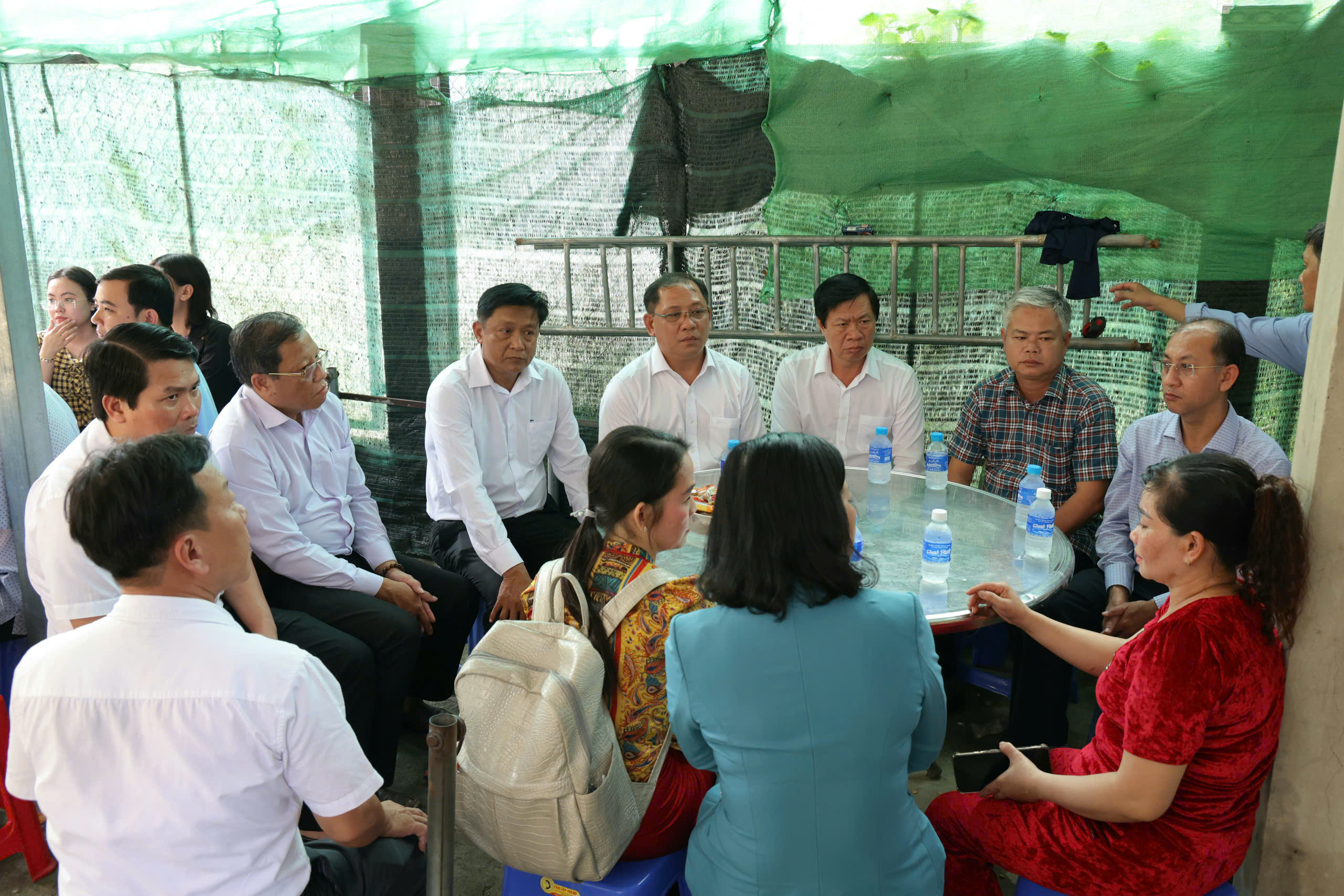 Vụ 2 học sinh bị điện giật tử vong khi triều cường: Công ty Điện lực Cần Thơ đề ra nhiệm vụ cấp bách - Ảnh 2.