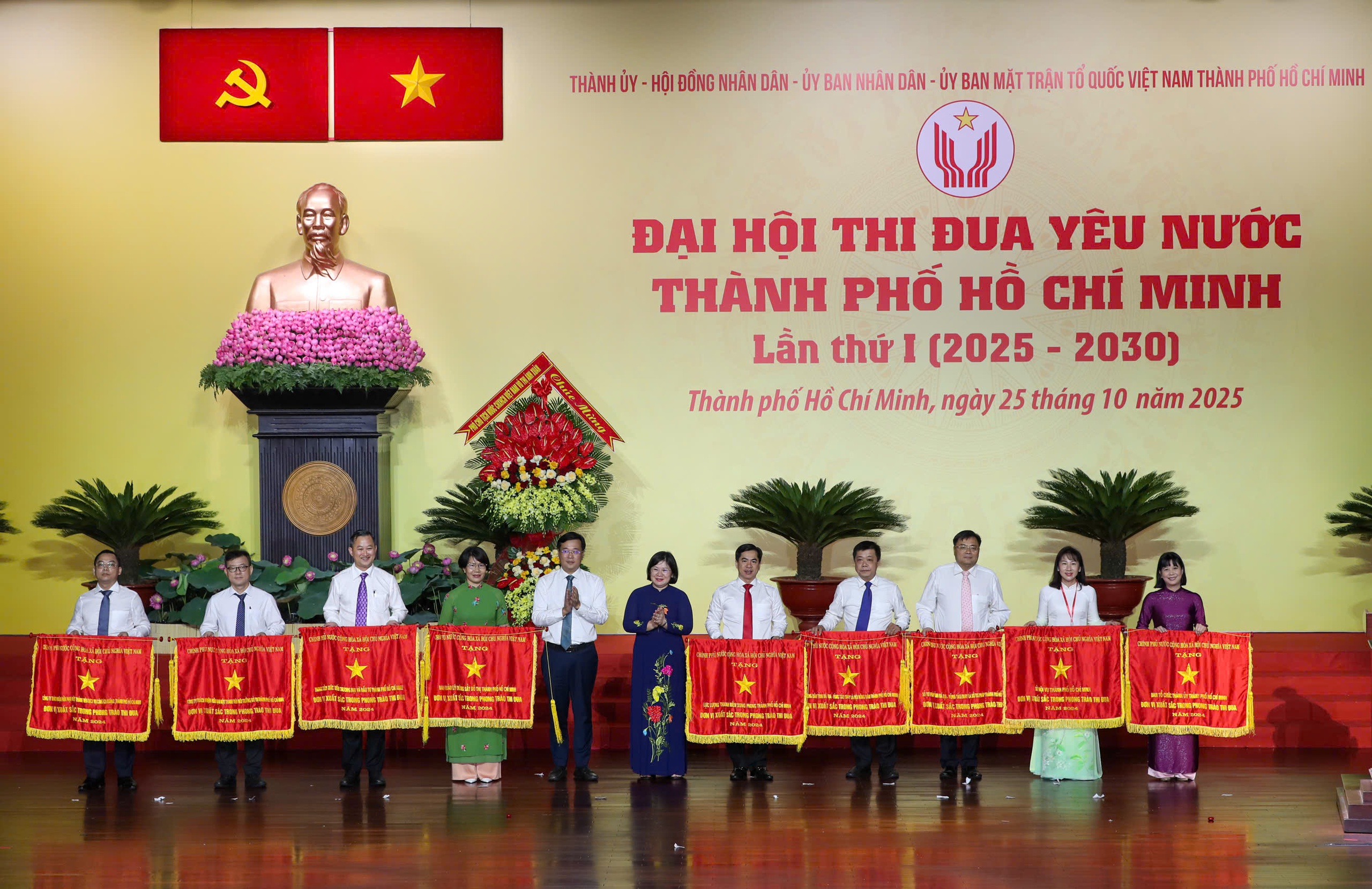 Chủ tịch UBND TP HCM k&ecirc;u gọi x&acirc;y dựng đội ngũ c&aacute;n bộ v&igrave; nh&acirc;n d&acirc;n - Ảnh 13.