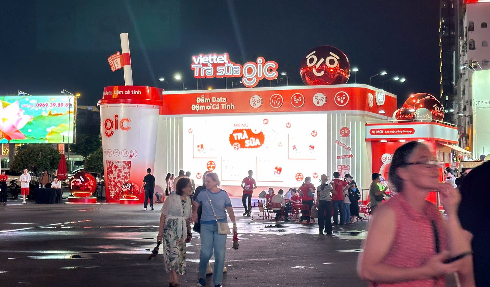 Viettel mở tiệm trà sữa hay chỉ là chiến dịch marketing? - Ảnh 1.