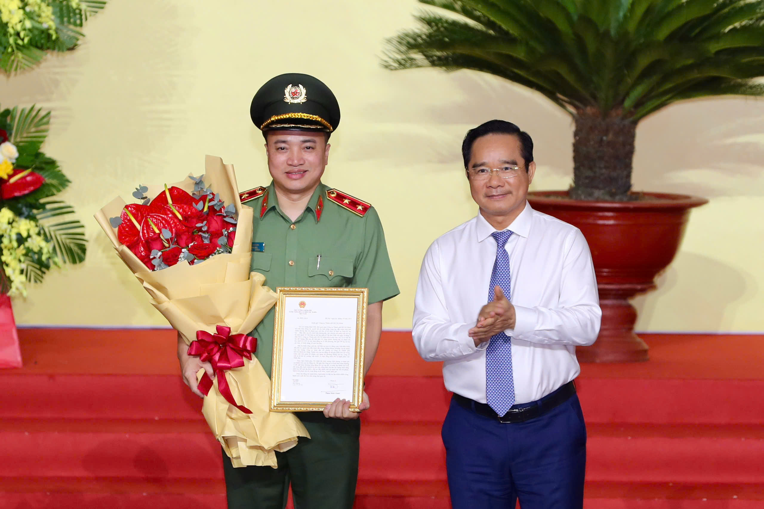Thủ tướng Ch&iacute;nh phủ gửi thư khen C&ocirc;ng an TP HCM - Ảnh 1.