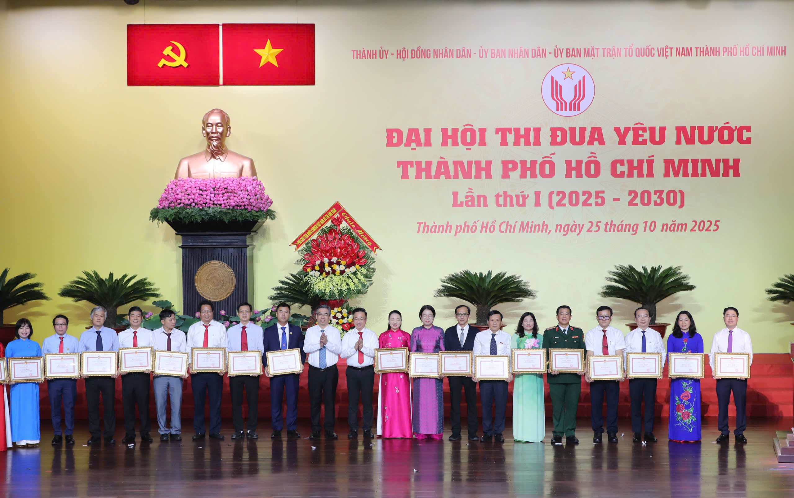 Chủ tịch UBND TP HCM k&ecirc;u gọi x&acirc;y dựng đội ngũ c&aacute;n bộ v&igrave; nh&acirc;n d&acirc;n - Ảnh 14.