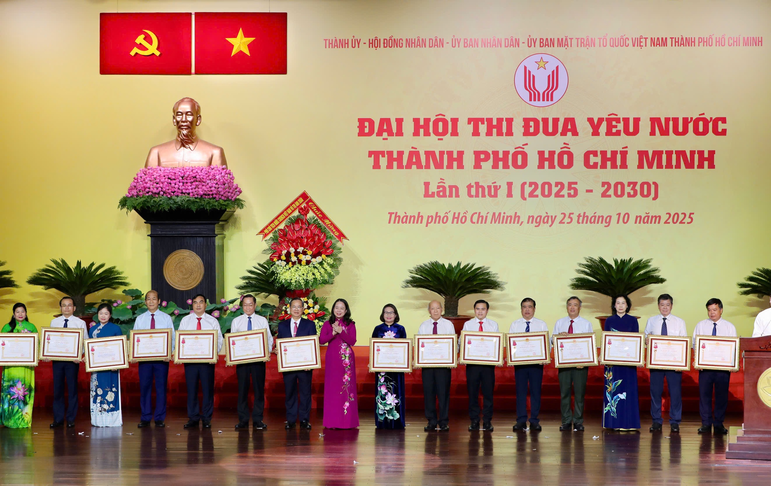 Chủ tịch UBND TP HCM k&ecirc;u gọi x&acirc;y dựng đội ngũ c&aacute;n bộ v&igrave; nh&acirc;n d&acirc;n - Ảnh 10.
