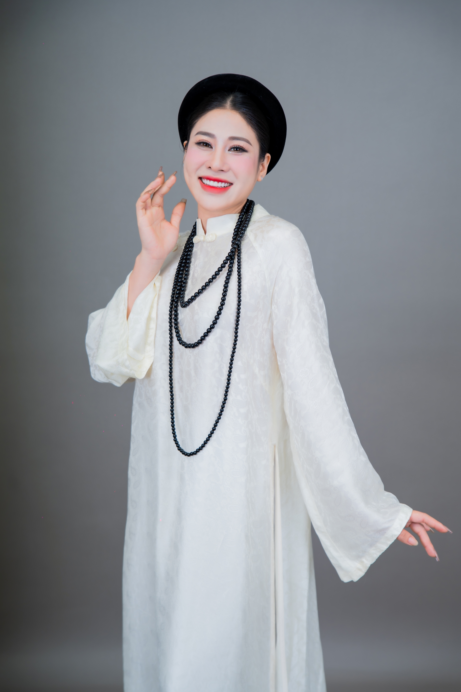 Qu&aacute;n qu&acirc;n Trương Bảo Yến sẵn s&agrave;ng đứng giữa đường h&aacute;t - Ảnh 4.
