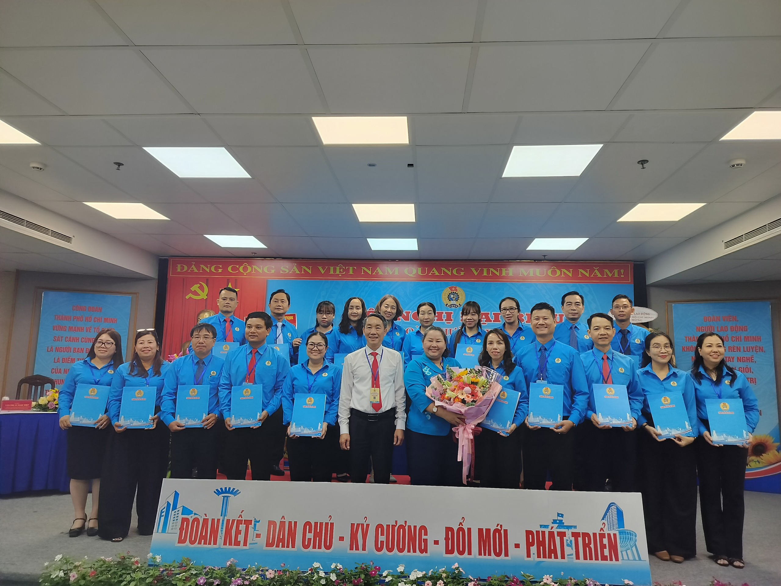 B&agrave; Nguyễn Thị Mỹ Hương l&agrave;m Chủ tịch C&ocirc;ng đo&agrave;n phường Xu&acirc;n H&ograve;a, TP HCM - Ảnh 5.