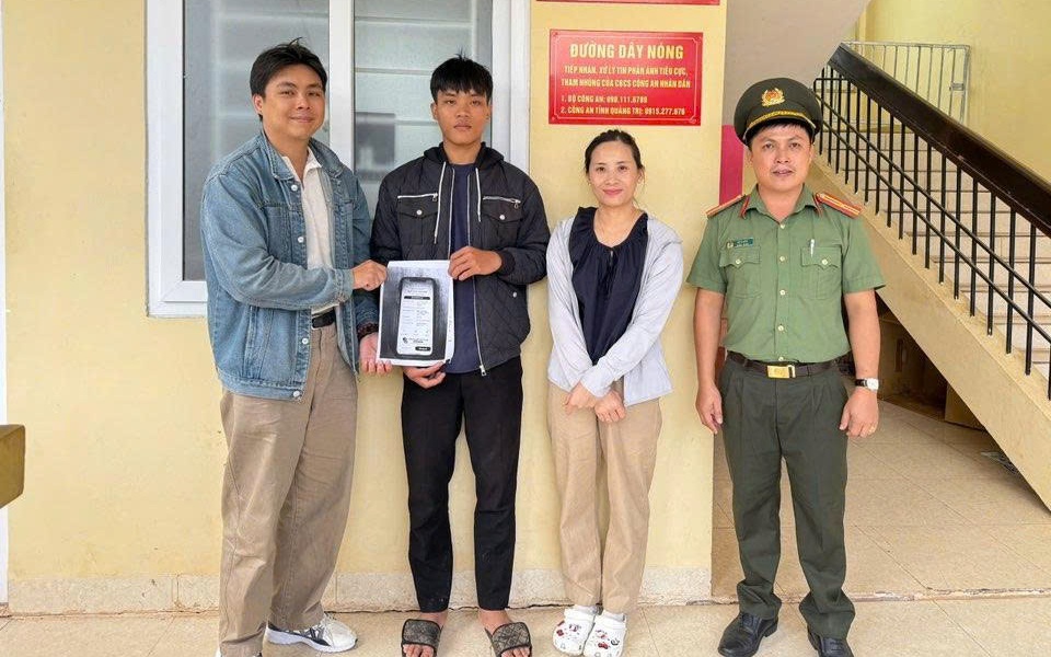 Nam thanh niên bất ngờ nhận được 879 lượt chuyển tiền với nội dung thưởng năng suất