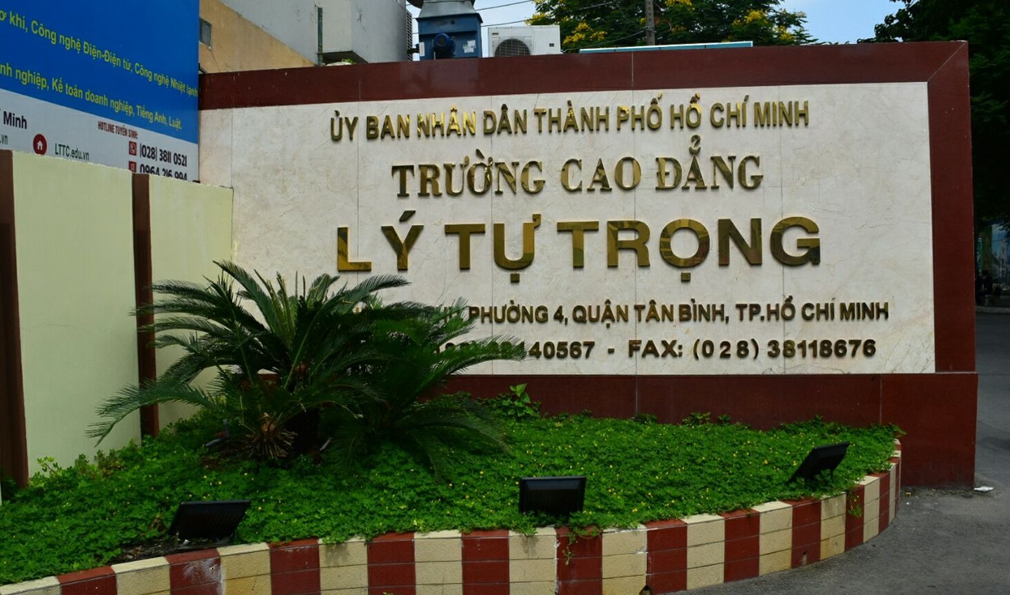 Trường CĐ L&yacute; Tự Trọng TP HCM l&ecirc;n tiếng về 16 h&agrave;nh vi vi phạm  - Ảnh 1.