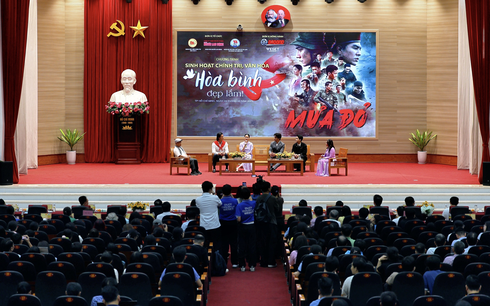 Truyền lửa yêu nước bằng ngôn ngữ điện ảnh