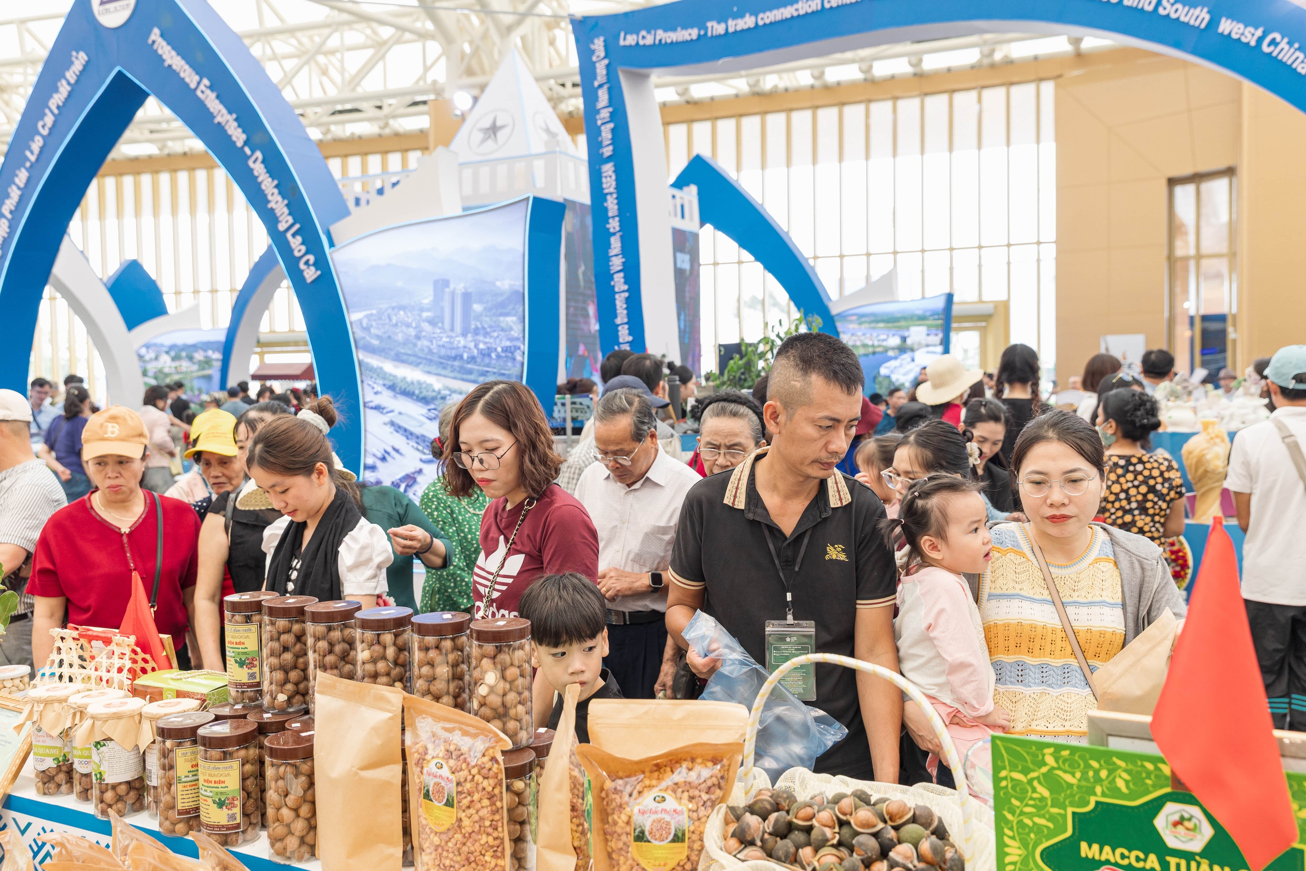 Hội chợ M&ugrave;a Thu lần thứ Nhất - 2025: Kh&ocirc;ng gian sống động, trải nghiệm bất tận mỗi ng&agrave;y ở VEC - Ảnh 6.