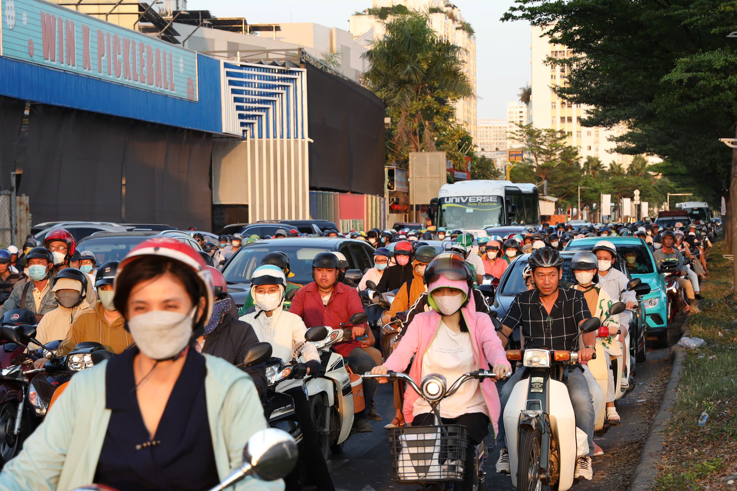 Làm dịu các điểm nóng giao thông - Ảnh 2.