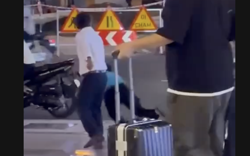 Clip tài xế taxi công nghệ bị đánh tới tấp ở Nha Trang gây xôn xao mạng xã hội 
