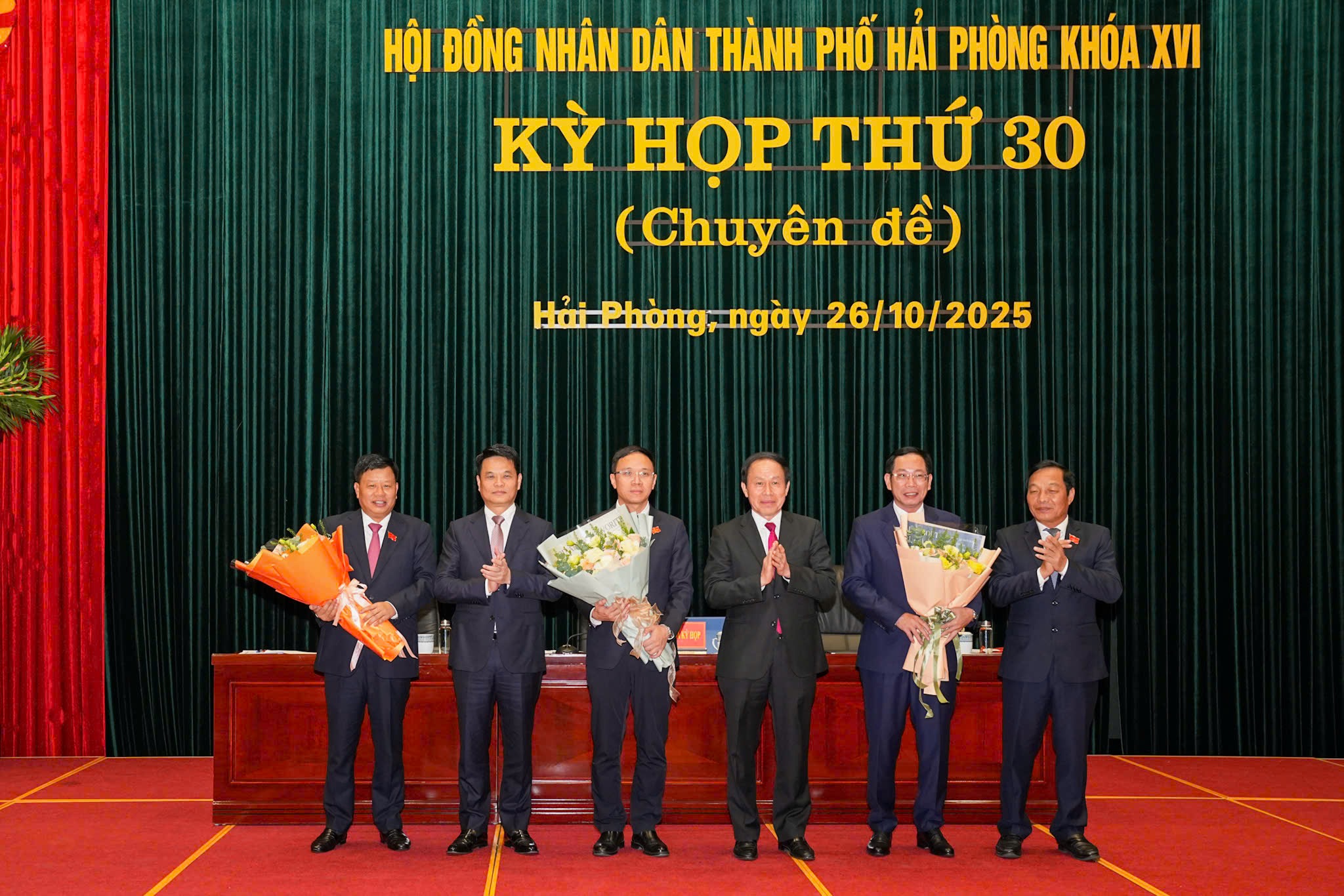 Bầu bổ sung 1 Phó Chủ tịch HĐND và 2 Phó Chủ tịch UBND TP Hải Phòng - Ảnh 1.