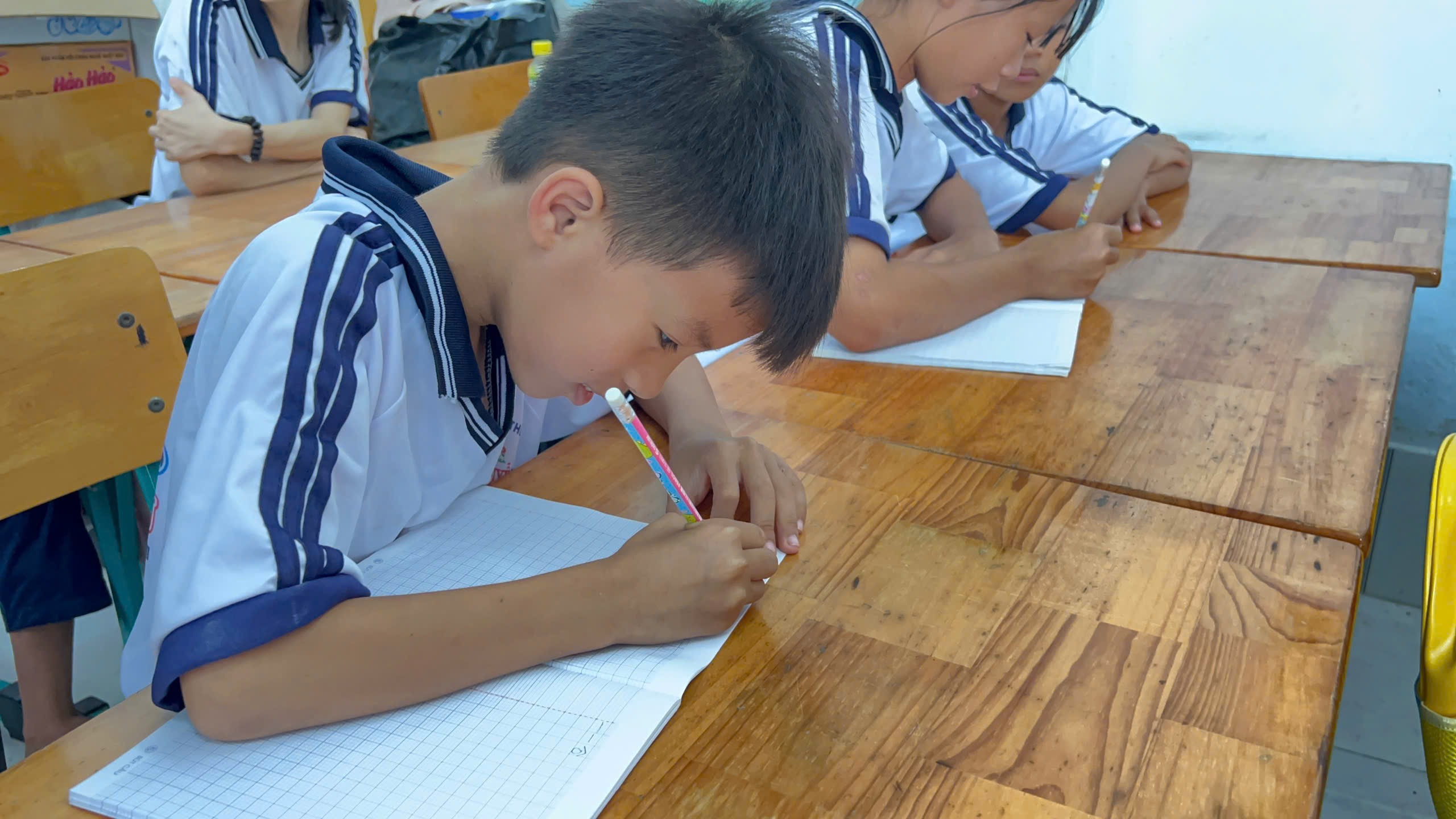 Lớp học tình thương của người cựu chiến binh 78 tuổi ở An Giang - Ảnh 2.