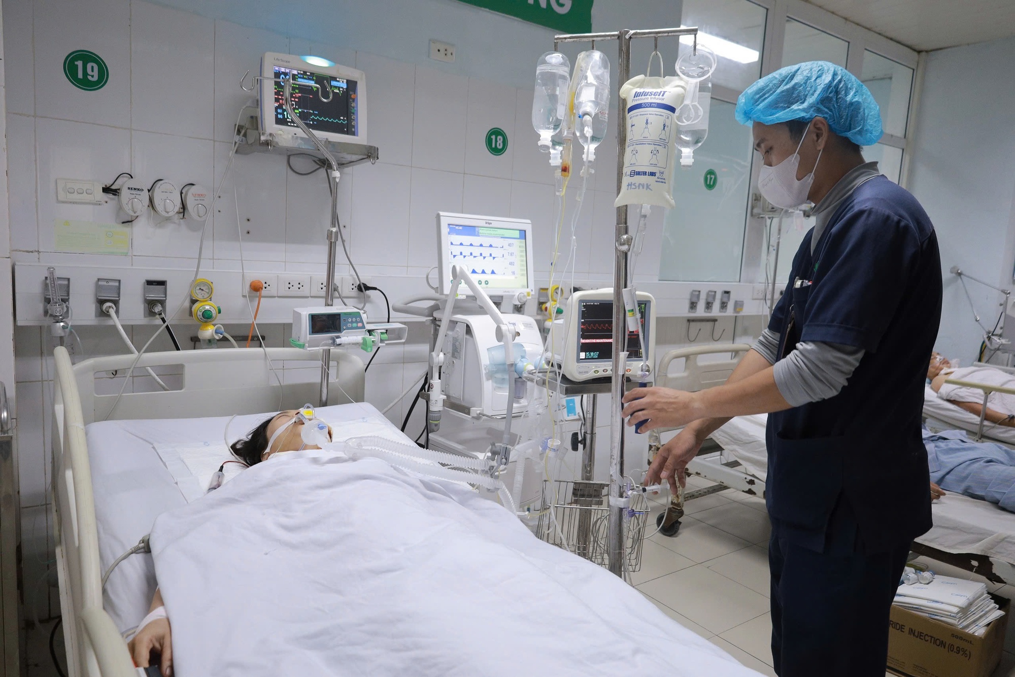 Phó Thủ tướng Lê Thành Long giao nhiệm vụ tại Đại hội Thi đua yêu nước ngành y tế - Ảnh 4.