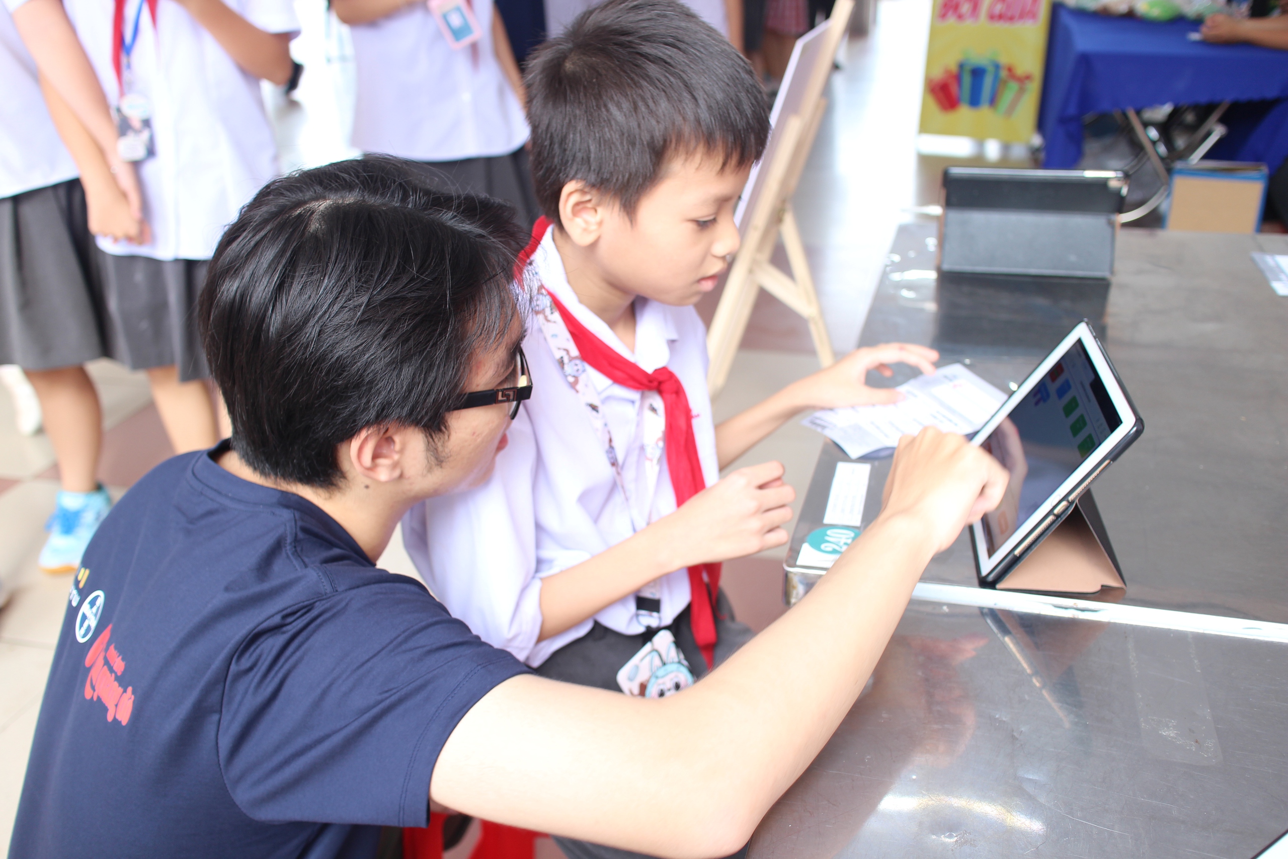 &ldquo;Một sức khỏe&rdquo; trang bị kiến thức khoa học cho h&agrave;ng ng&agrave;n học sinh - Ảnh 1.