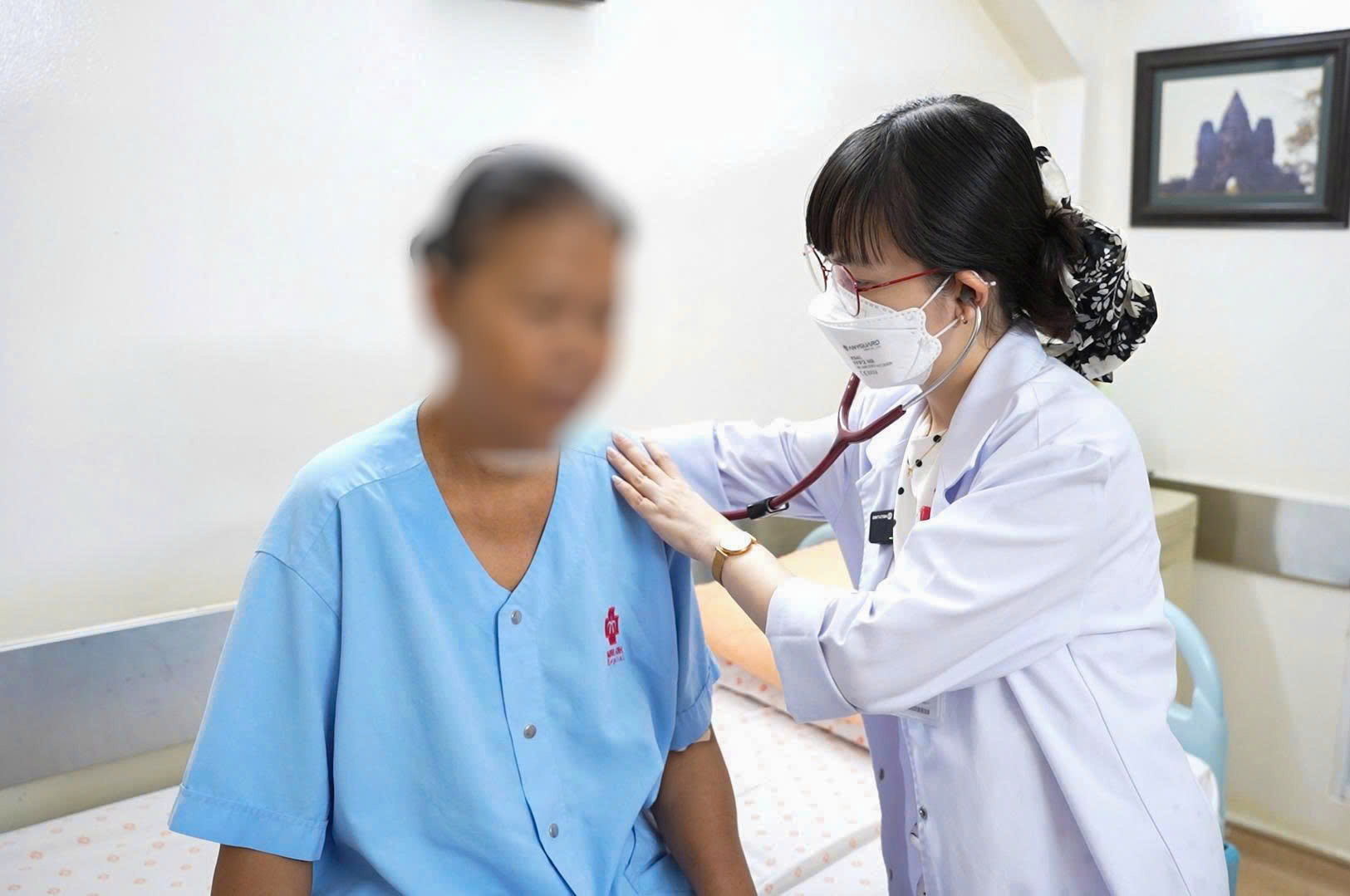 Đau nhức, người phụ nữ tưởng bị bệnh xương khớp bất ngờ khi b&aacute;c sĩ chẩn đo&aacute;n - Ảnh 1.