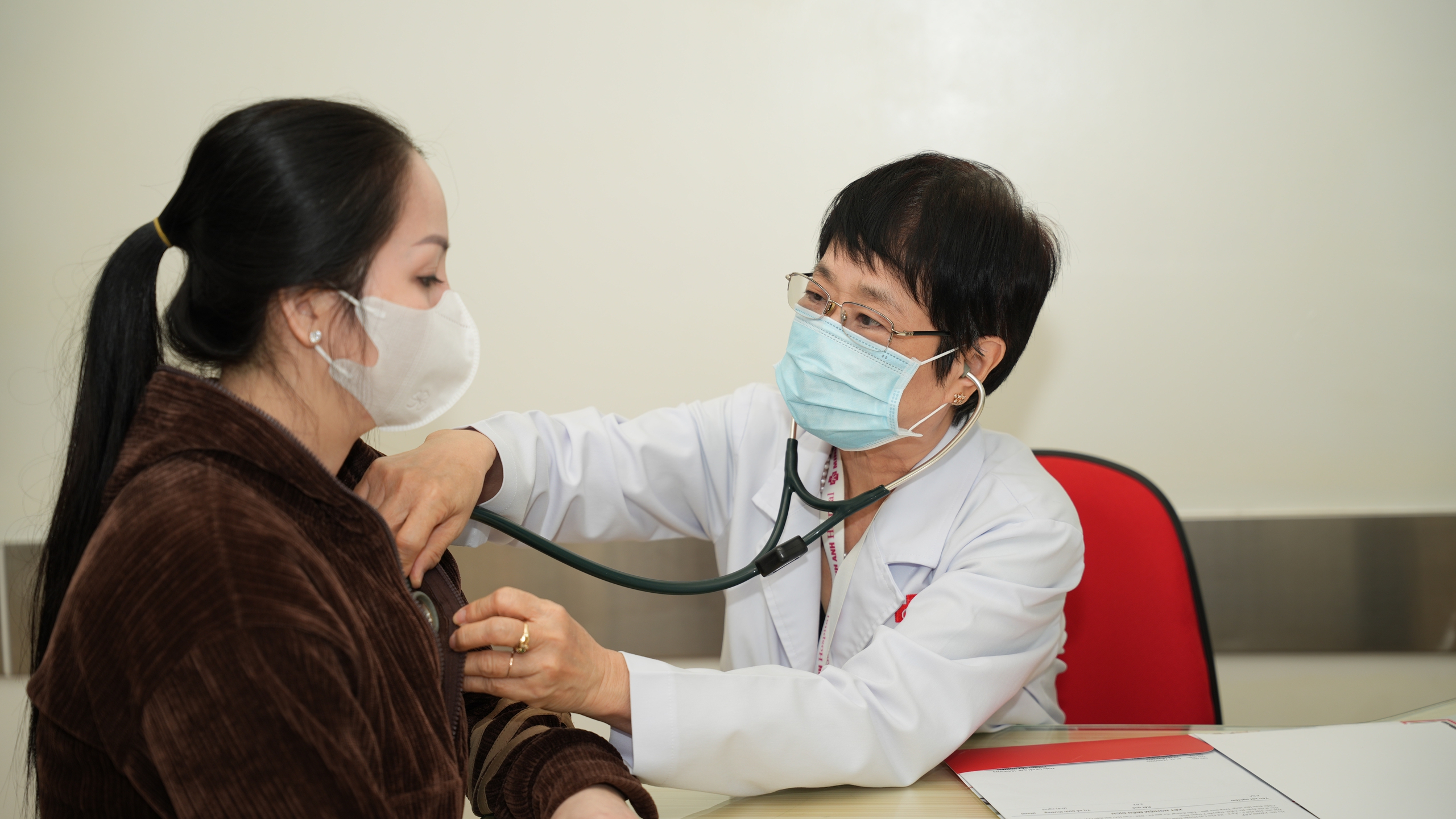 Ngủ ng&aacute;y v&agrave; ngưng thở khi ngủ th&igrave; n&ecirc;n l&agrave;m g&igrave;? - Ảnh 1.