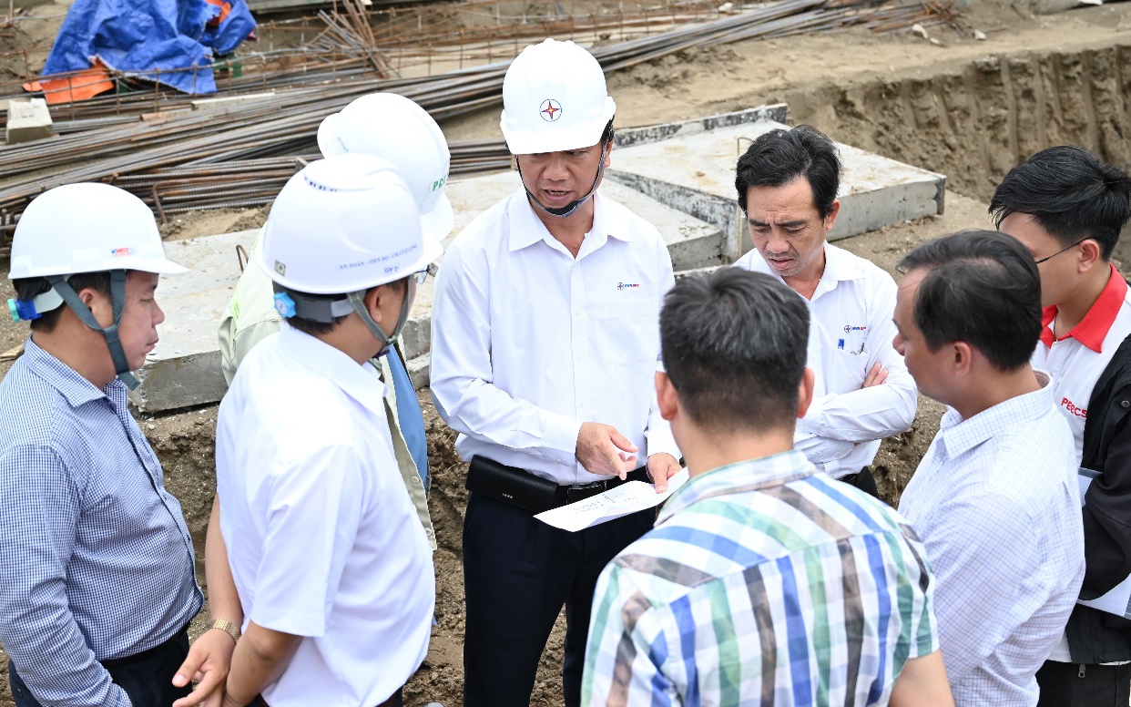 Thi công xuyên đêm, “nối điện” trở lại cho đặc khu Phú Quốc - Ảnh 14.