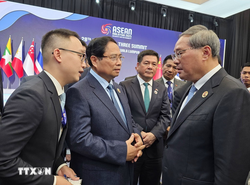 Thủ tướng Phạm Minh Ch&iacute;nh gặp Thủ tướng Trung Quốc L&yacute; Cường - Ảnh 1.