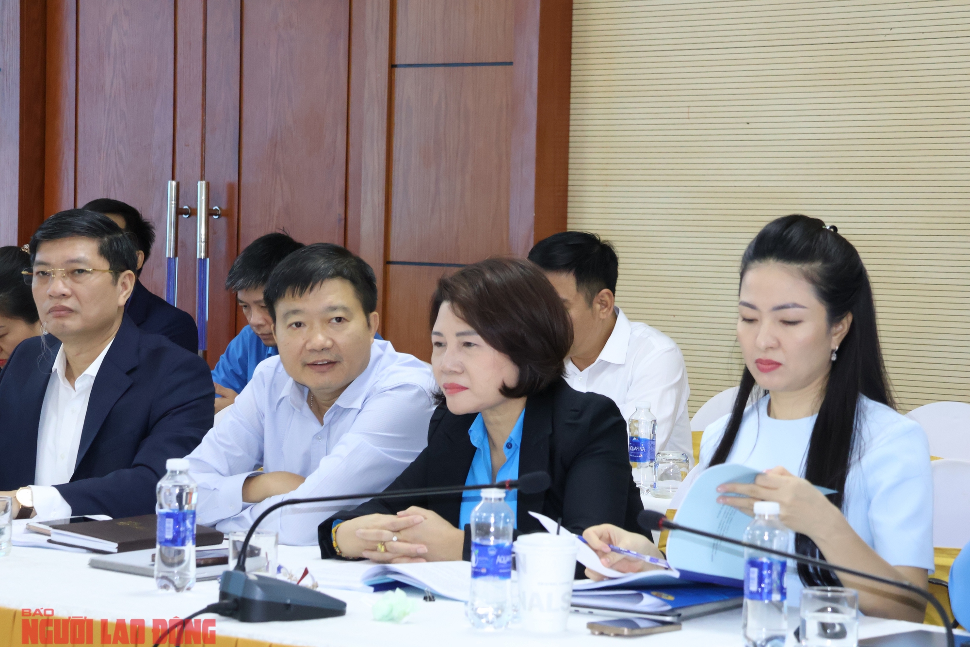 Tổng LĐLĐ Việt Nam lấy ý kiến góp ý dự thảo văn kiện Đại hội XIV của Đảng - Ảnh 2.