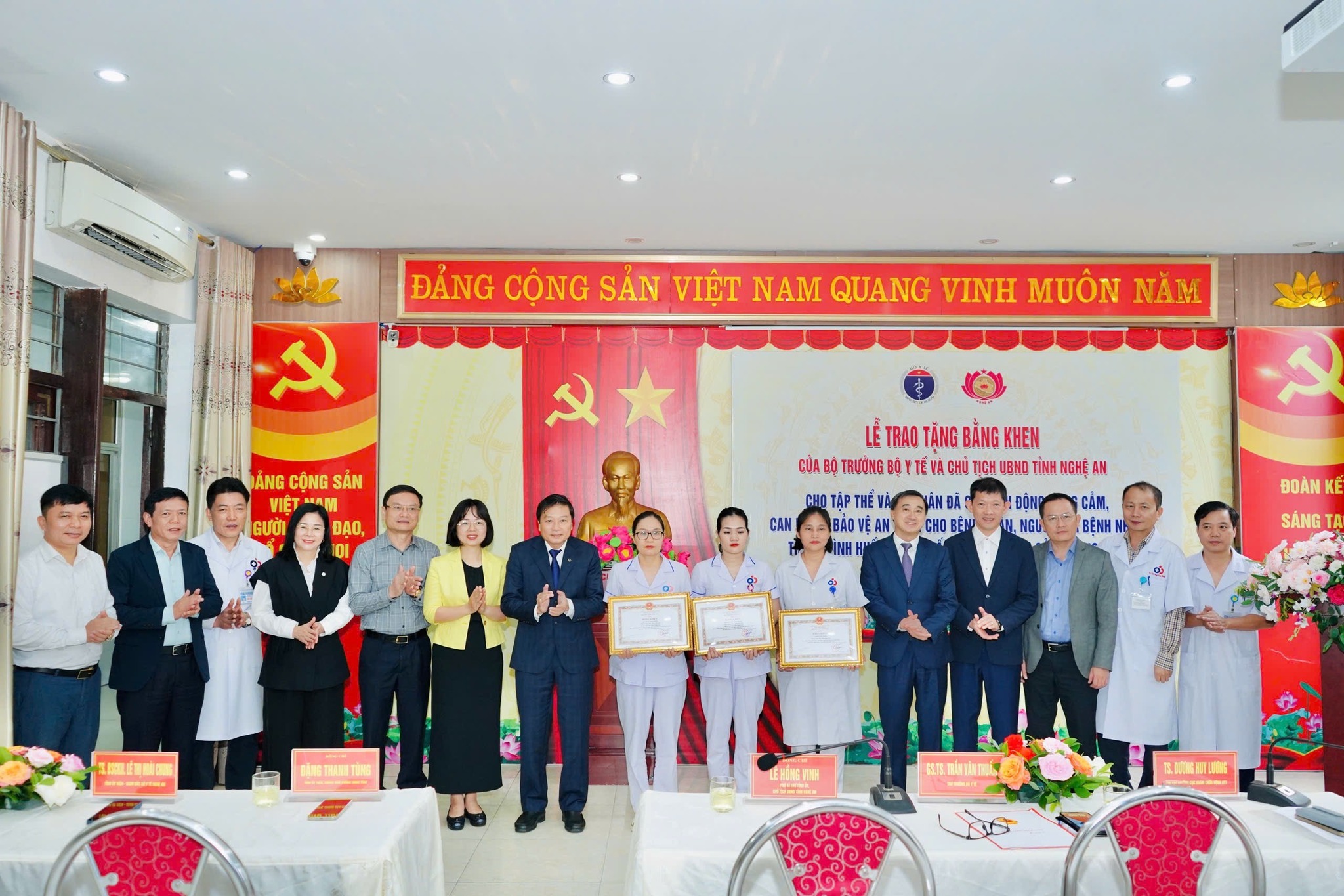Diễn biến mới vụ d&ugrave;ng dao tấn c&ocirc;ng l&agrave;m 7 người bị thương tại bệnh viện - Ảnh 1.