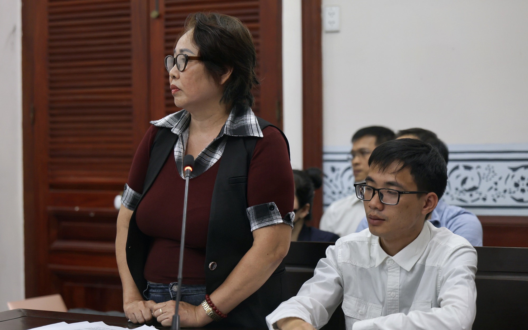 Mẹ kế của cố diễn viên, người mẫu Đức Tiến bất ngờ cho lời khai tại tòa
