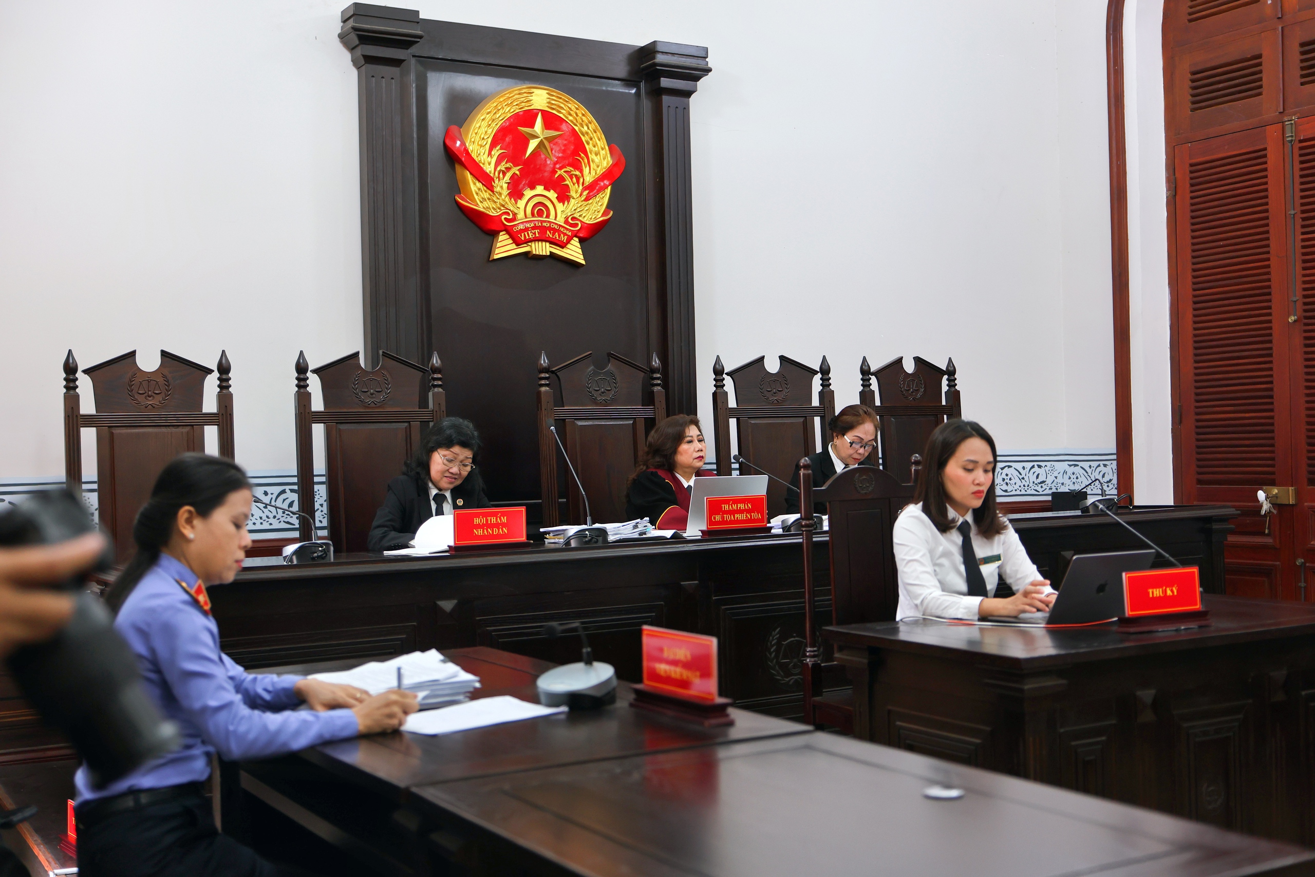 Toàn cảnh vụ tranh chấp tài sản có "di chúc Mỹ” của Đức Tiến - Ảnh 1.