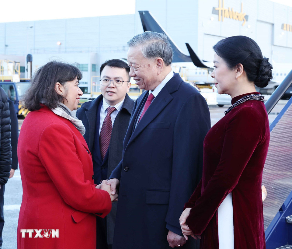 Tổng Bí thư Tô Lâm đến London, bắt đầu thăm Vương quốc Anh - Ảnh 2.