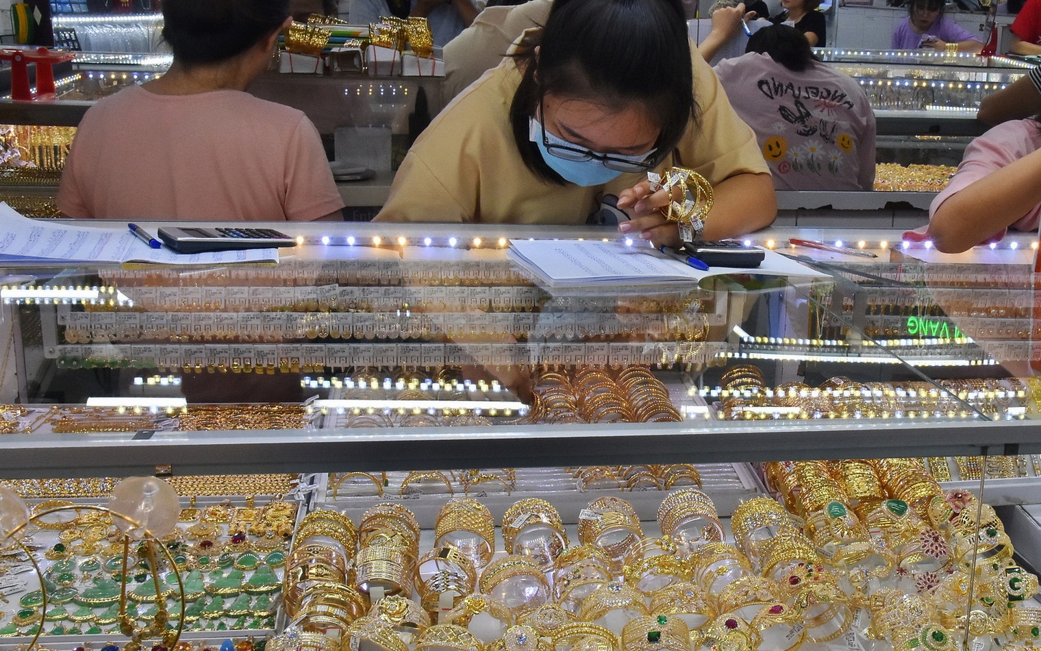 Giá vàng hôm nay, 29-10: Sụt giảm rất mạnh