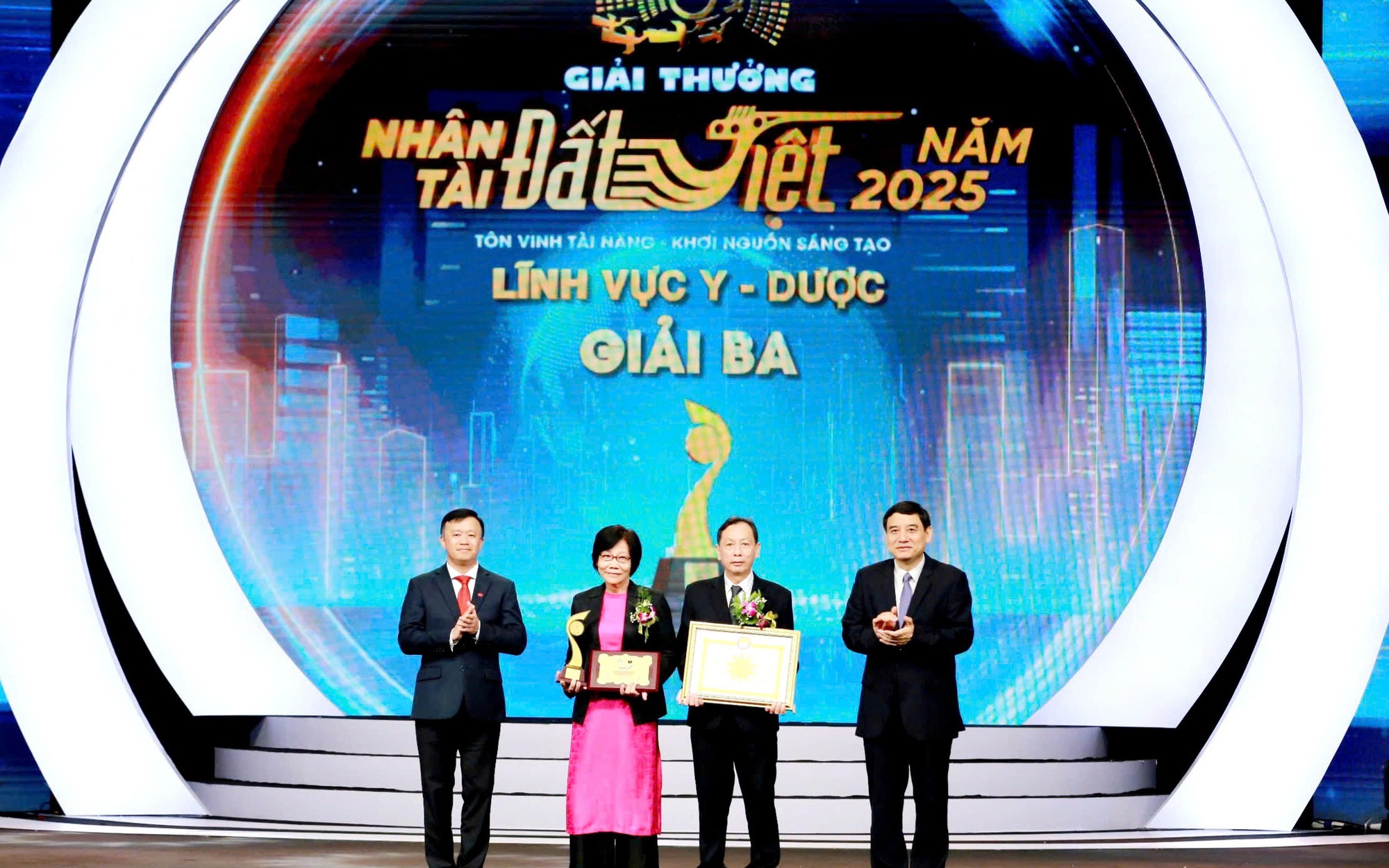 Bệnh viện Chợ Rẫy đoạt Giải thưởng Nhân tài Đất Việt với phần mềm AI về quản lý hiến – ghép tạng
