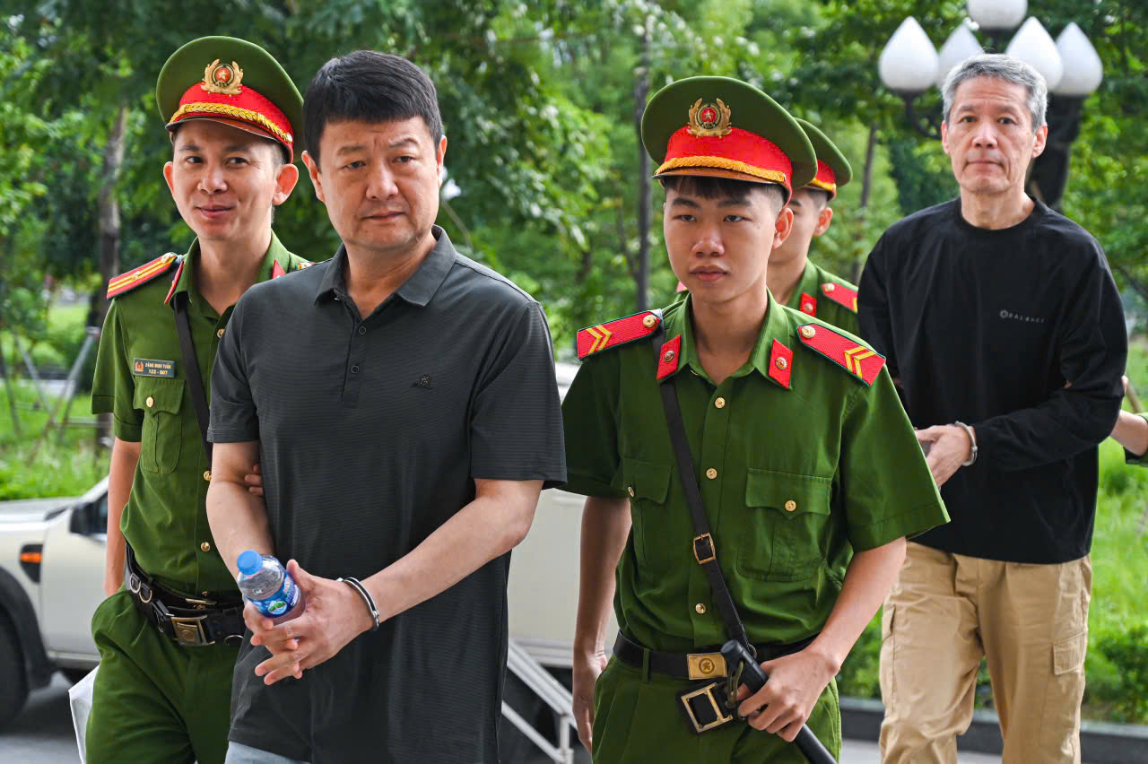 Cựu Ph&oacute; Chủ tịch tỉnh Ph&uacute; Thọ hầu to&agrave; trong vụ đ&aacute;nh bạc h&agrave;ng trăm triệu USD ở kh&aacute;ch sạn Pullman - Ảnh 3.