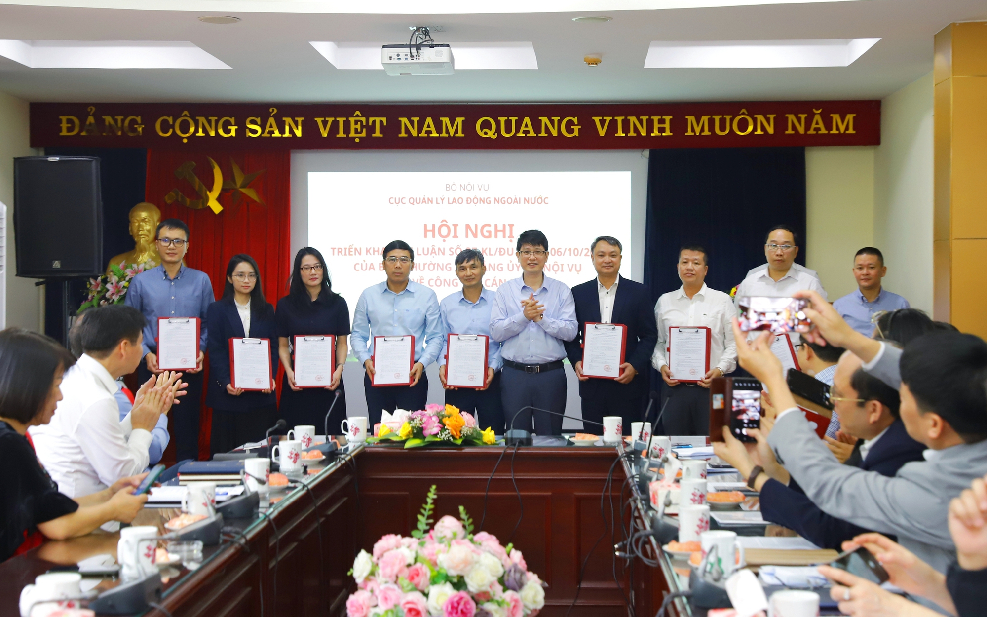 Bộ Nội vụ coi “đối ngoại nhân lực” là chiến lược dài hạn