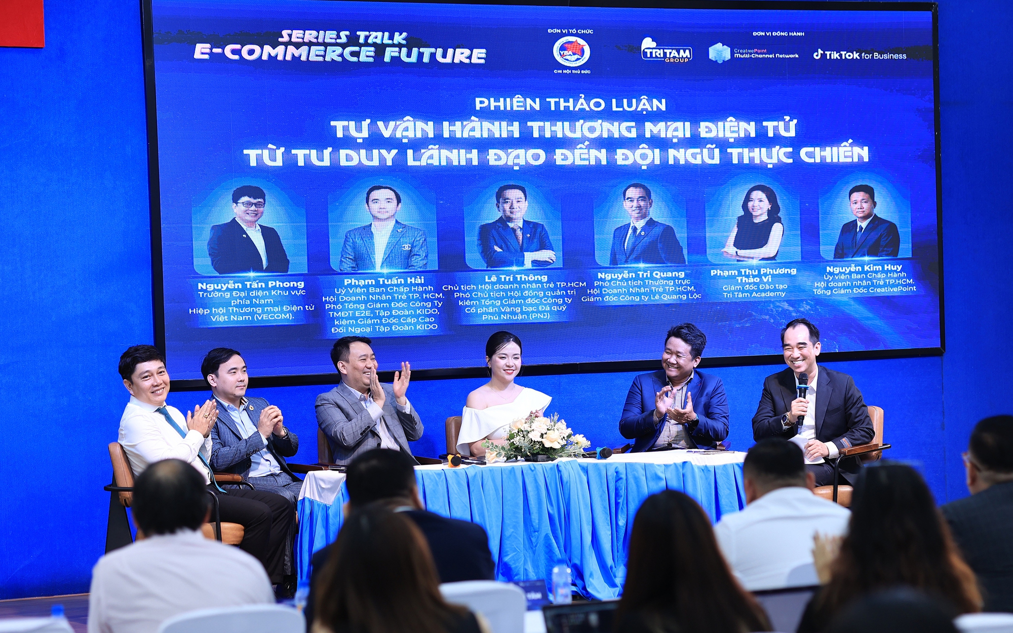 Tự vận hành thương mại điện tử dễ hay khó ?