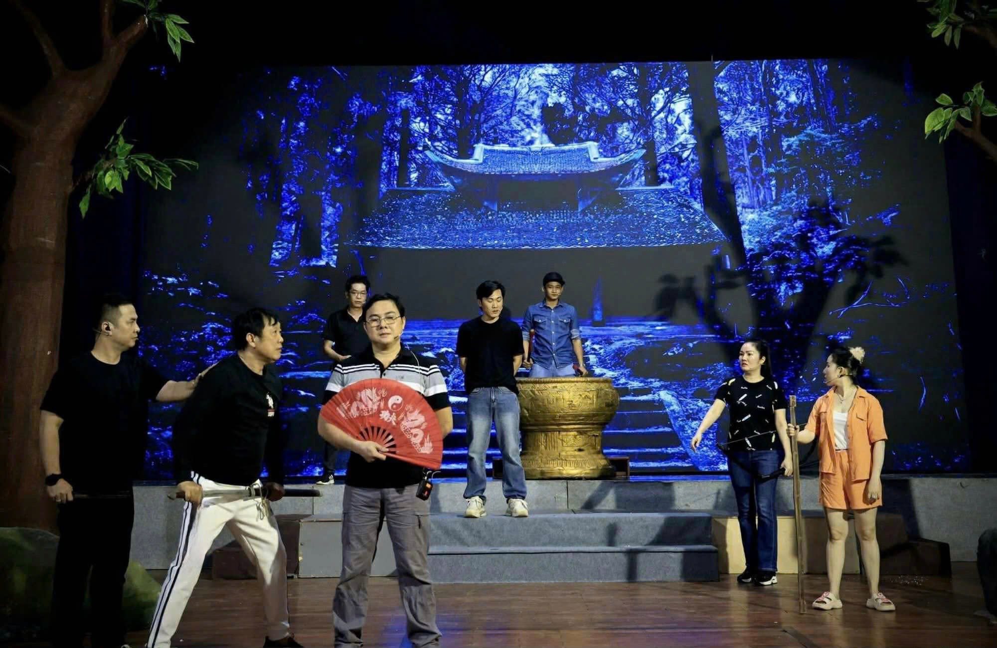 Tối nay, kh&aacute;n giả xem miễn ph&iacute; vở cải lương kinh điển "Tiếng Trống M&ecirc; Linh" tại B&igrave;nh Dương - Ảnh 2.