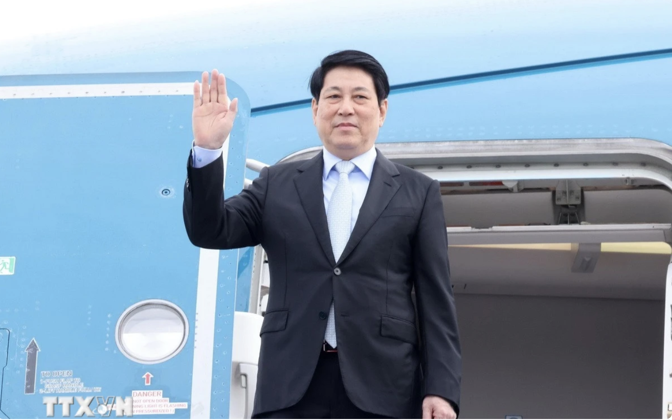 Chủ tịch nước Lương Cường lên đường dự Tuần lễ cấp cao APEC 2025