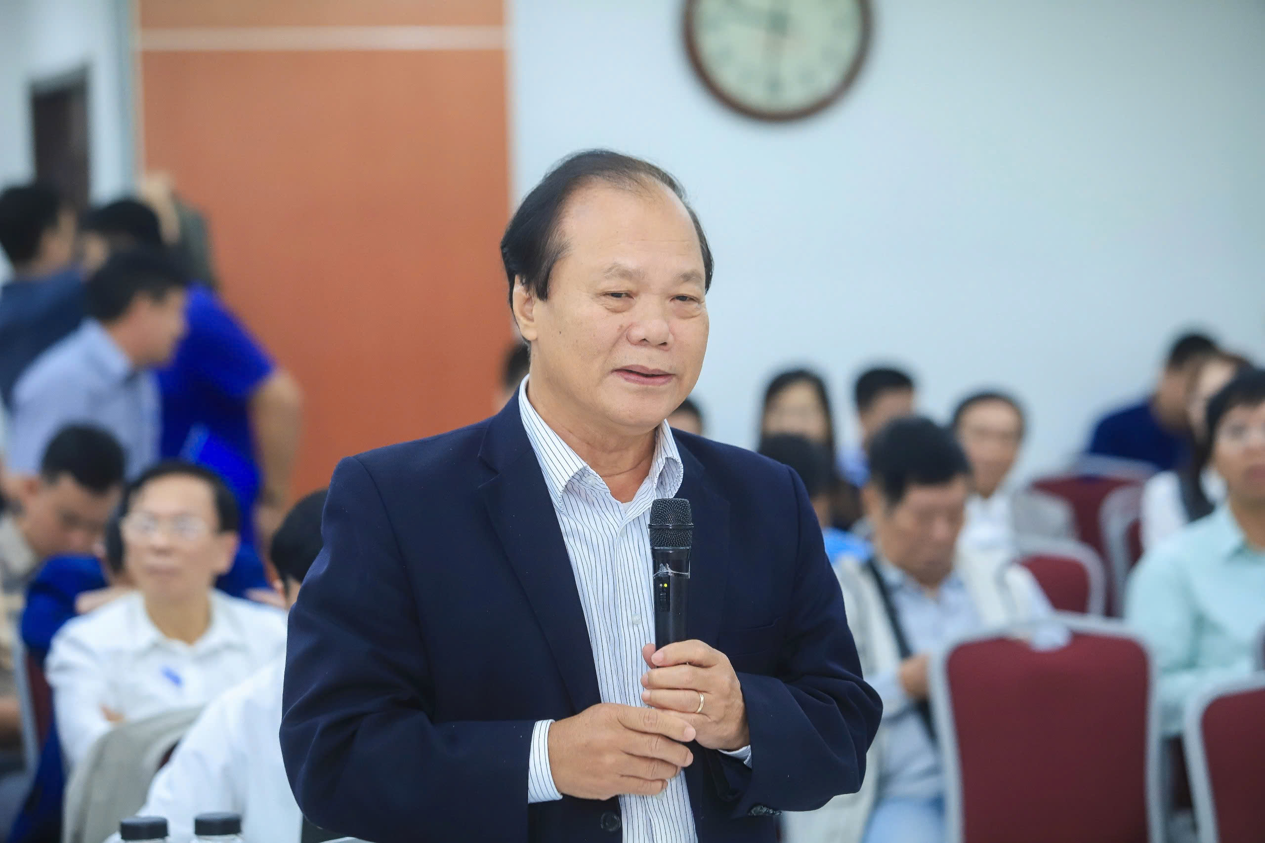 Hội Luật gia và Liên đoàn Luật sư góp ý dự thảo văn kiện Đại hội XIV của Đảng - Ảnh 4.