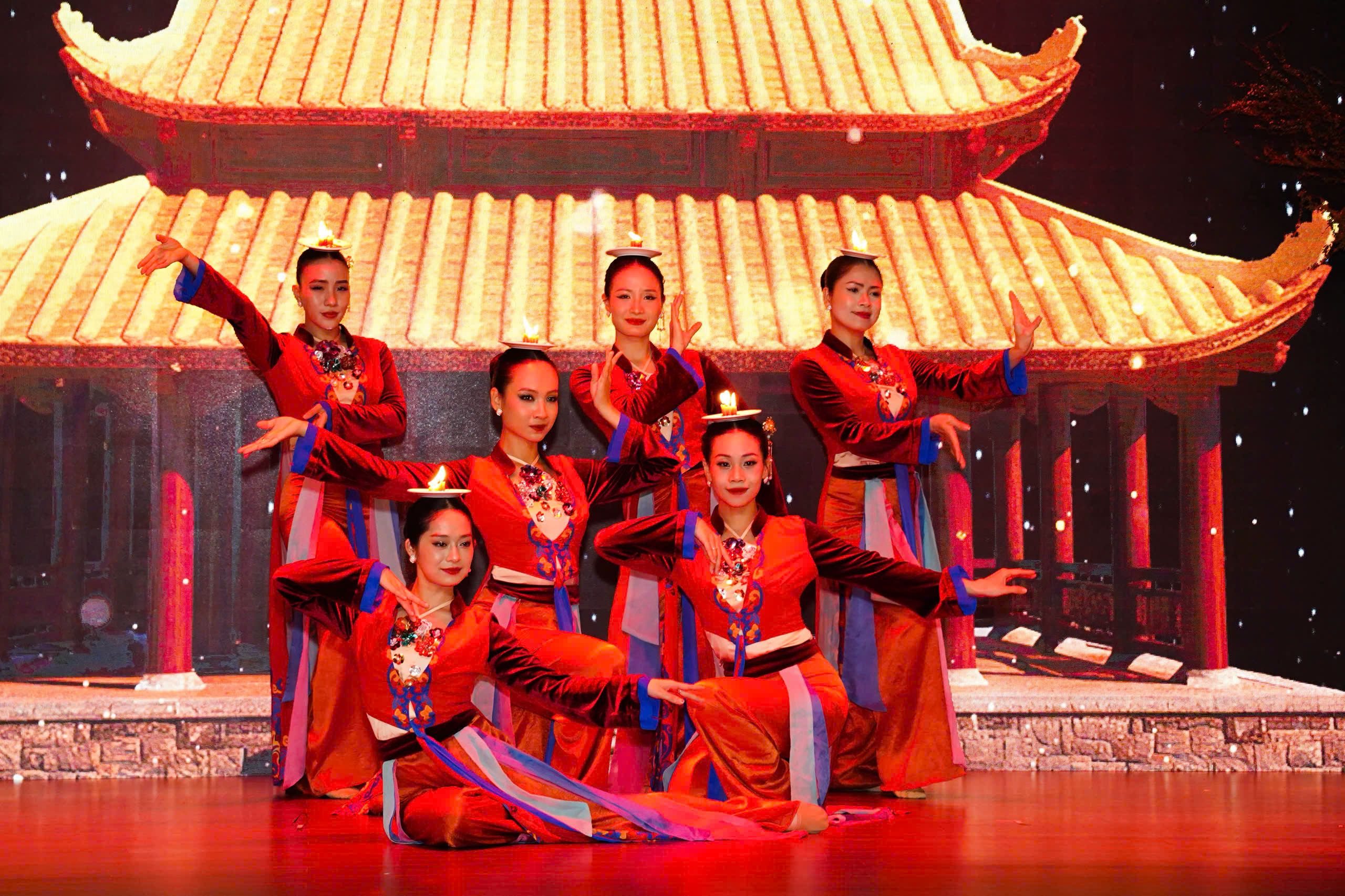 Dấu ấn đạo diễn L&ecirc; Việt v&agrave; VIETMISSION trong Gala &ldquo;Kiệt T&aacute;c S&oacute;ng Đ&ocirc;i&rdquo; - Ảnh 5.