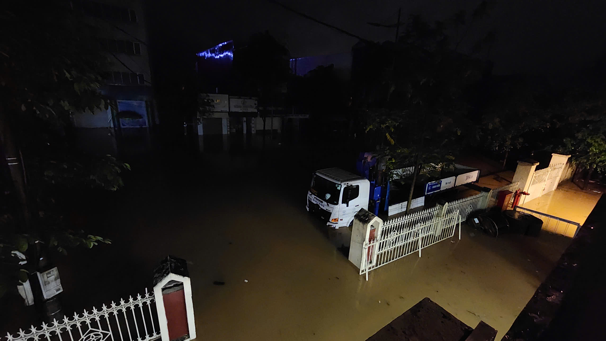 Nhiều người mất tích trong ngày lũ ở Huế lên trở lại - Ảnh 6.